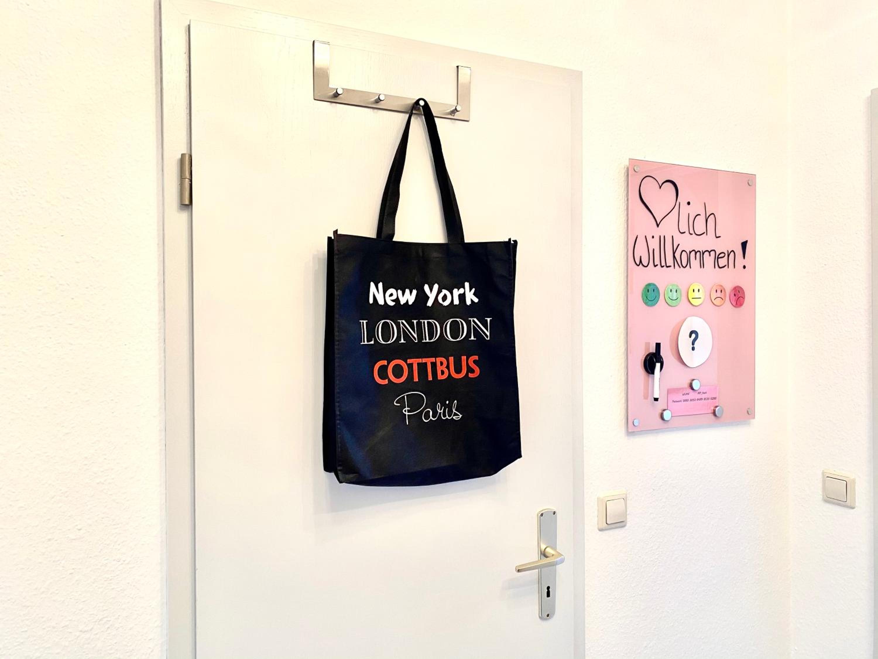 Studio Apartment photo 3