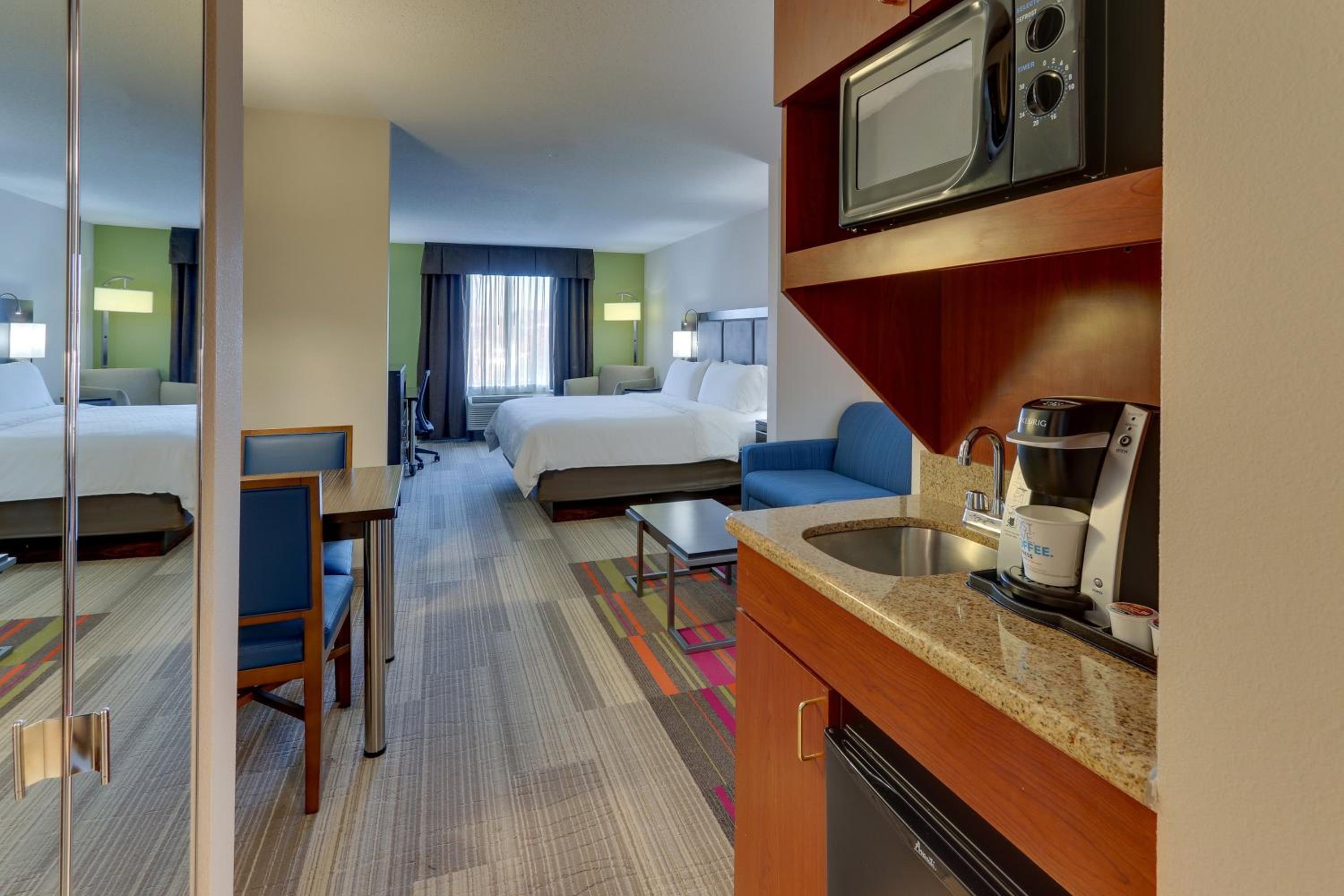 King Suite with Sofa Bed - Photo 3