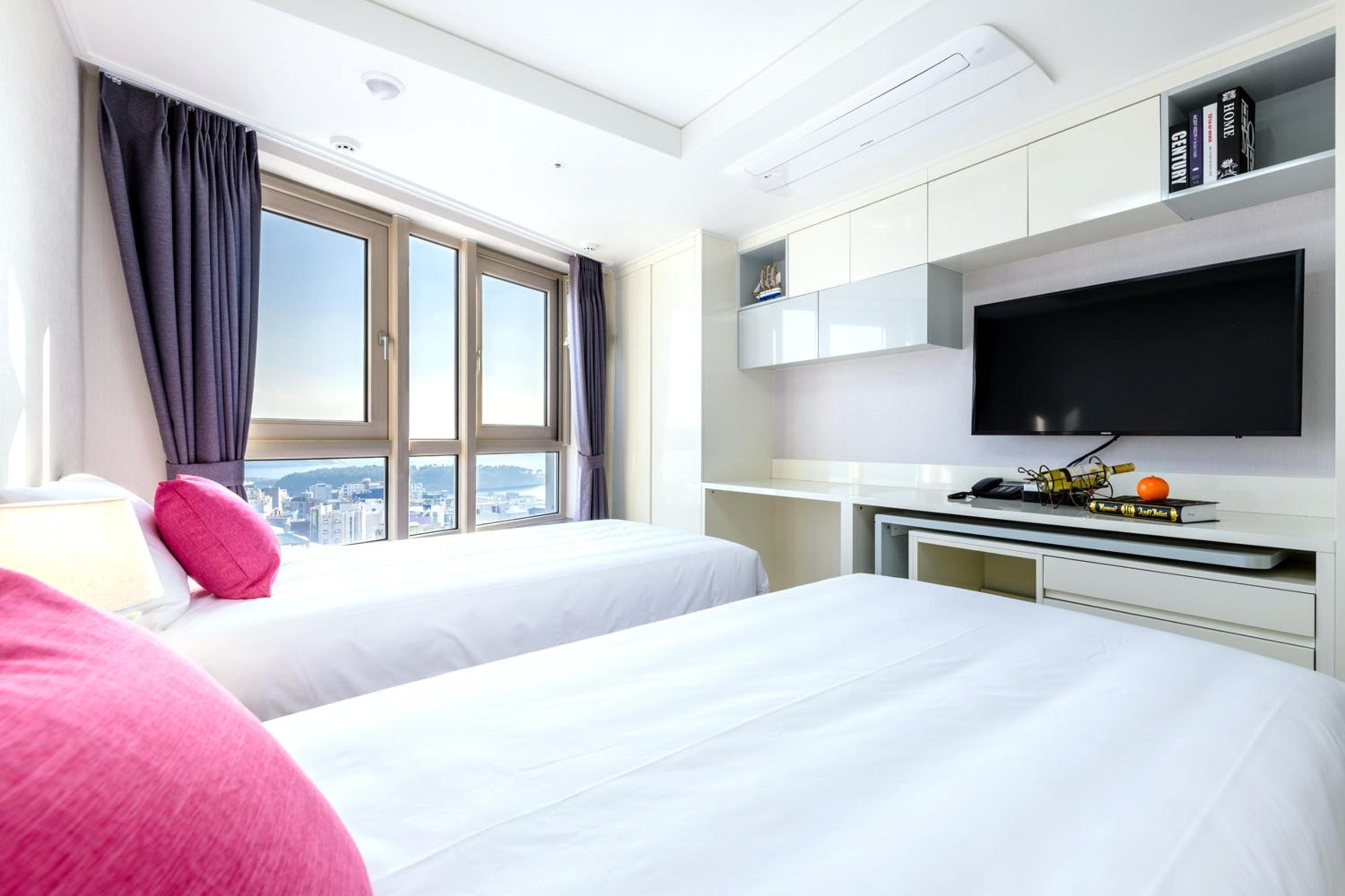 Premier Twin Room with Sea View