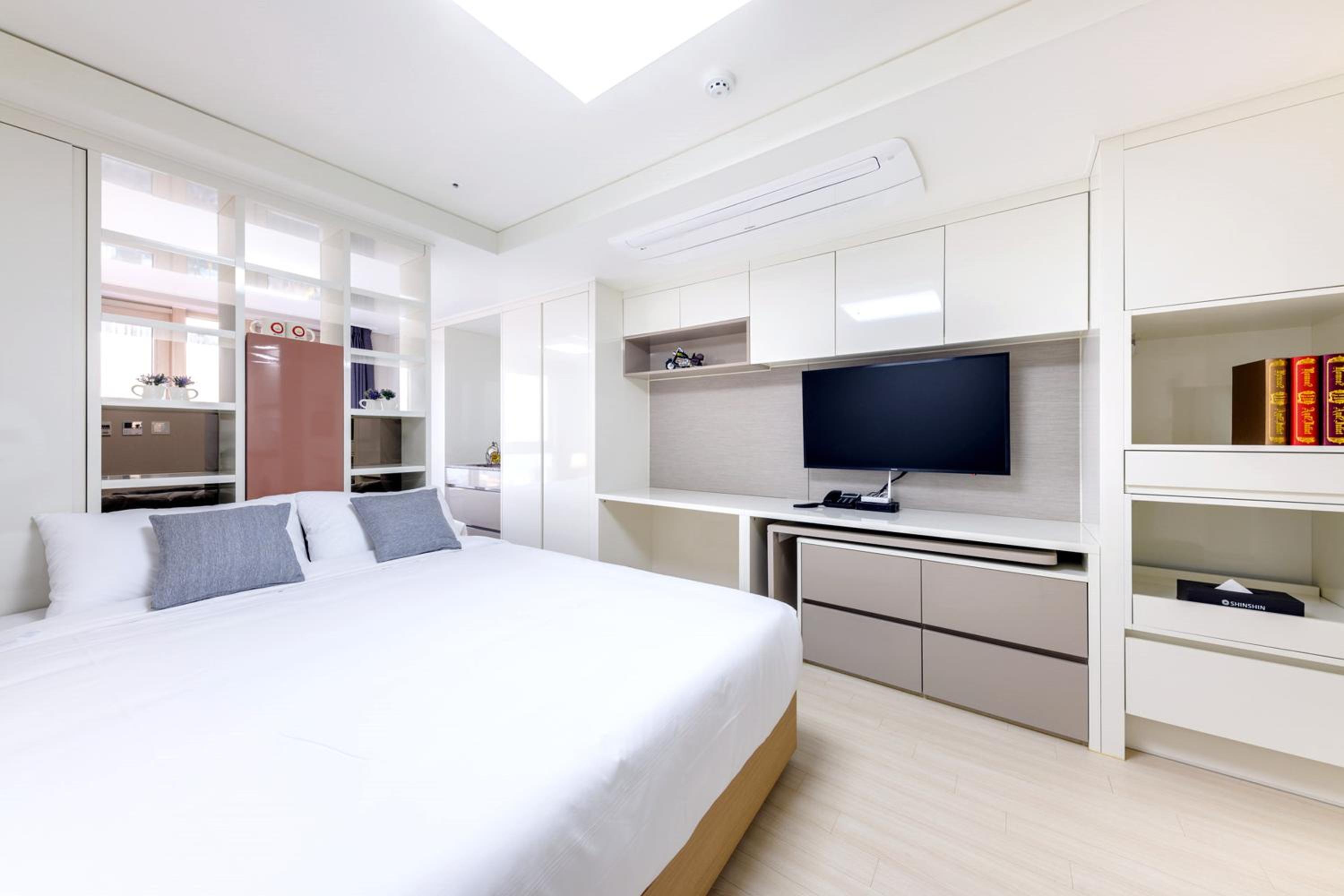 Junior Twin Room with ocean view