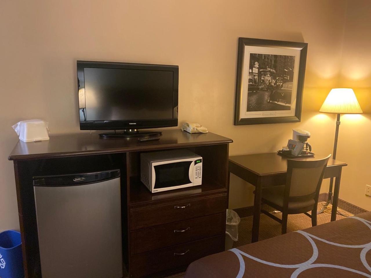 Standard King Room - Photo 1