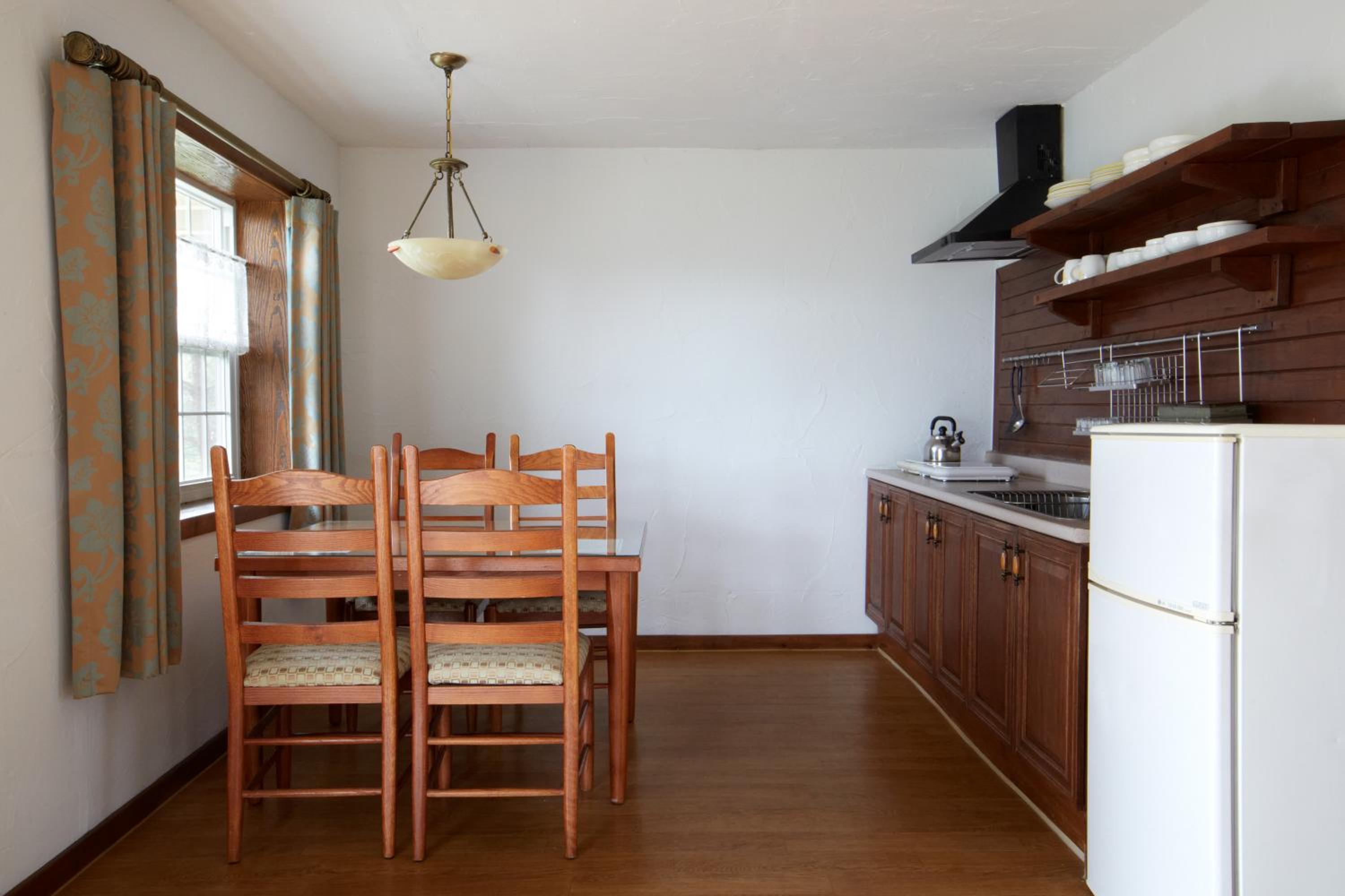 Family Room - Photo 4