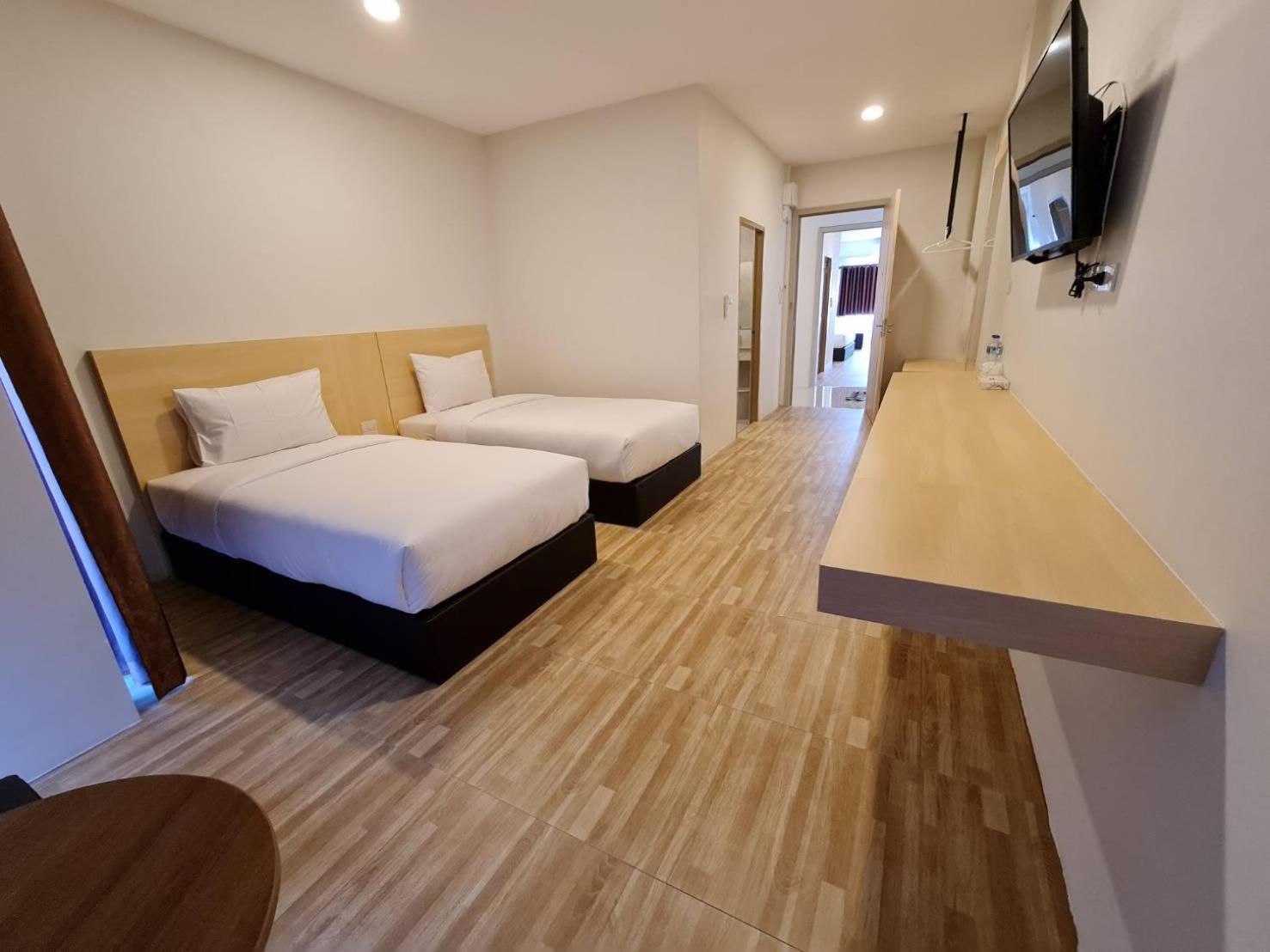 Deluxe Twin Room - Photo 31