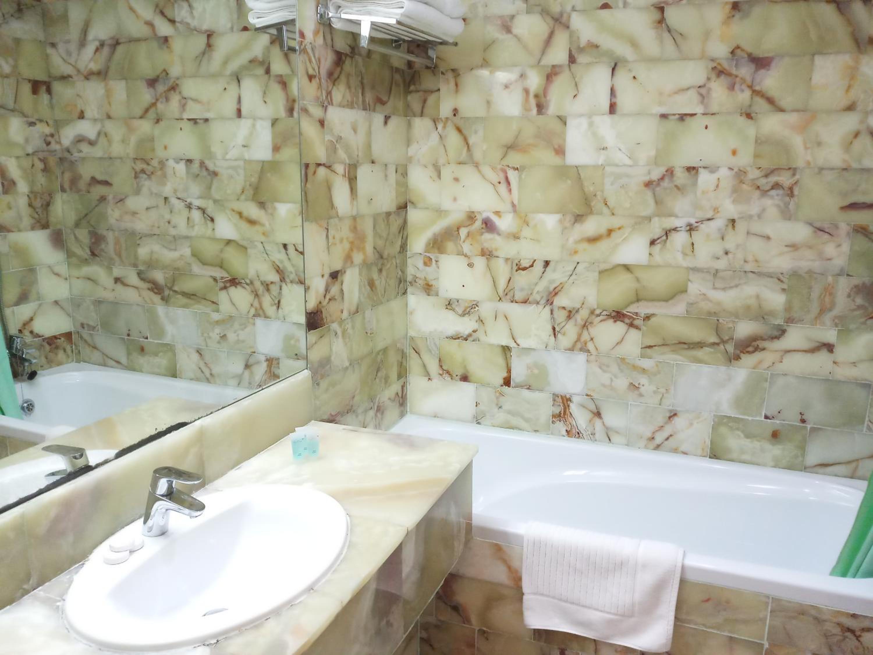 Suite - Photo 4