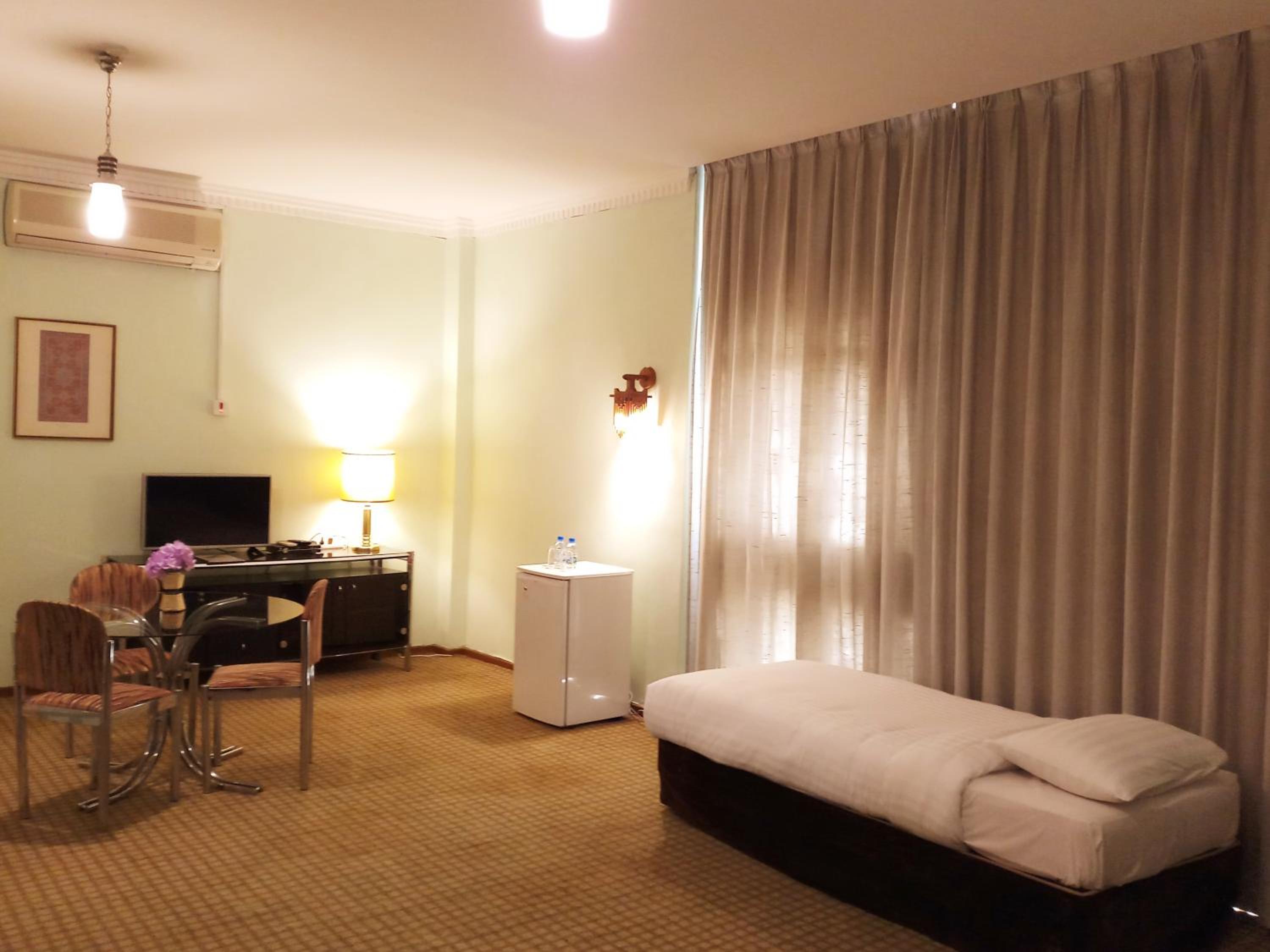 Suite - Photo 8
