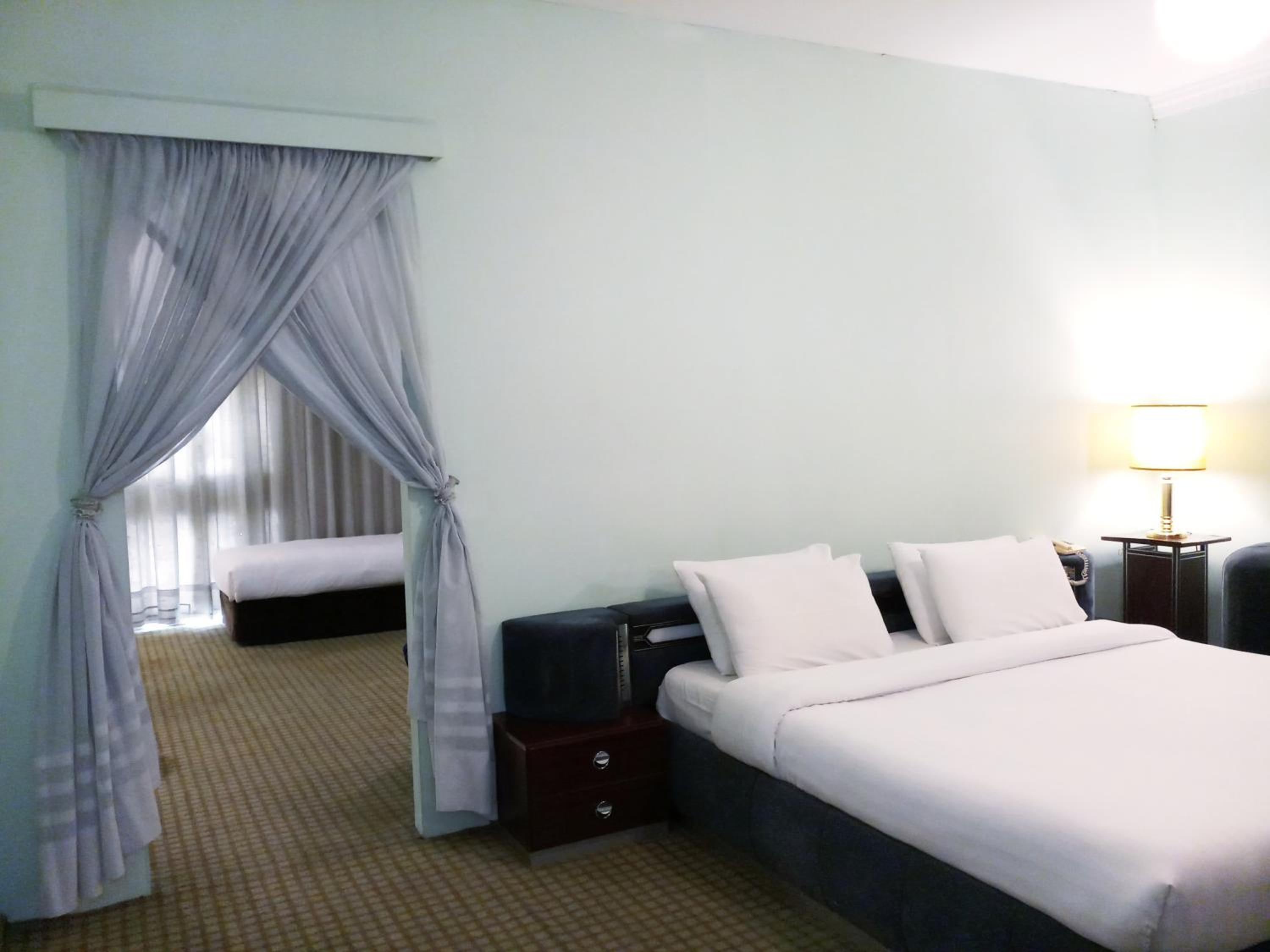 Suite - Photo 17