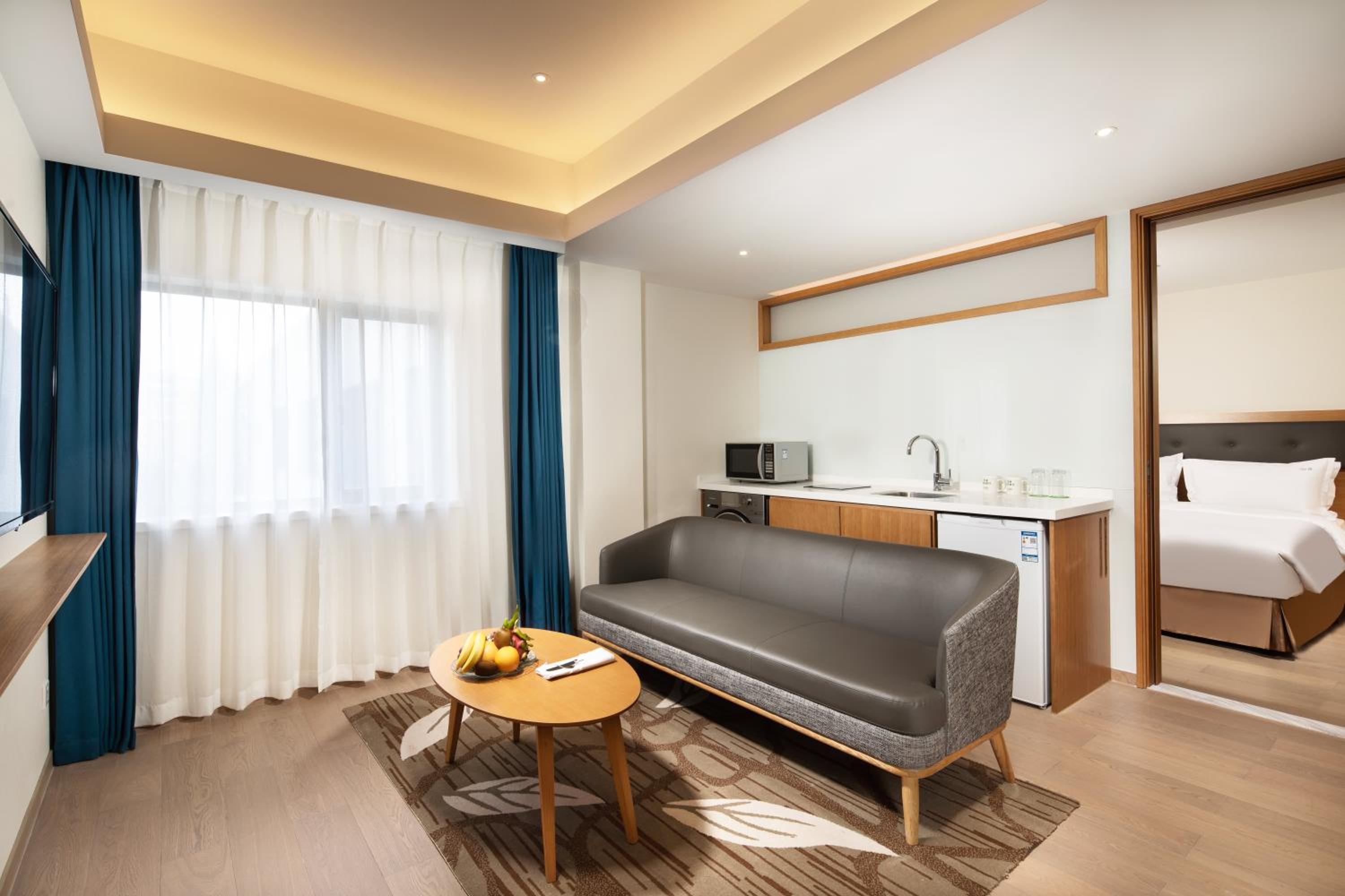 Two-Bedroom Suite thumbnail 5