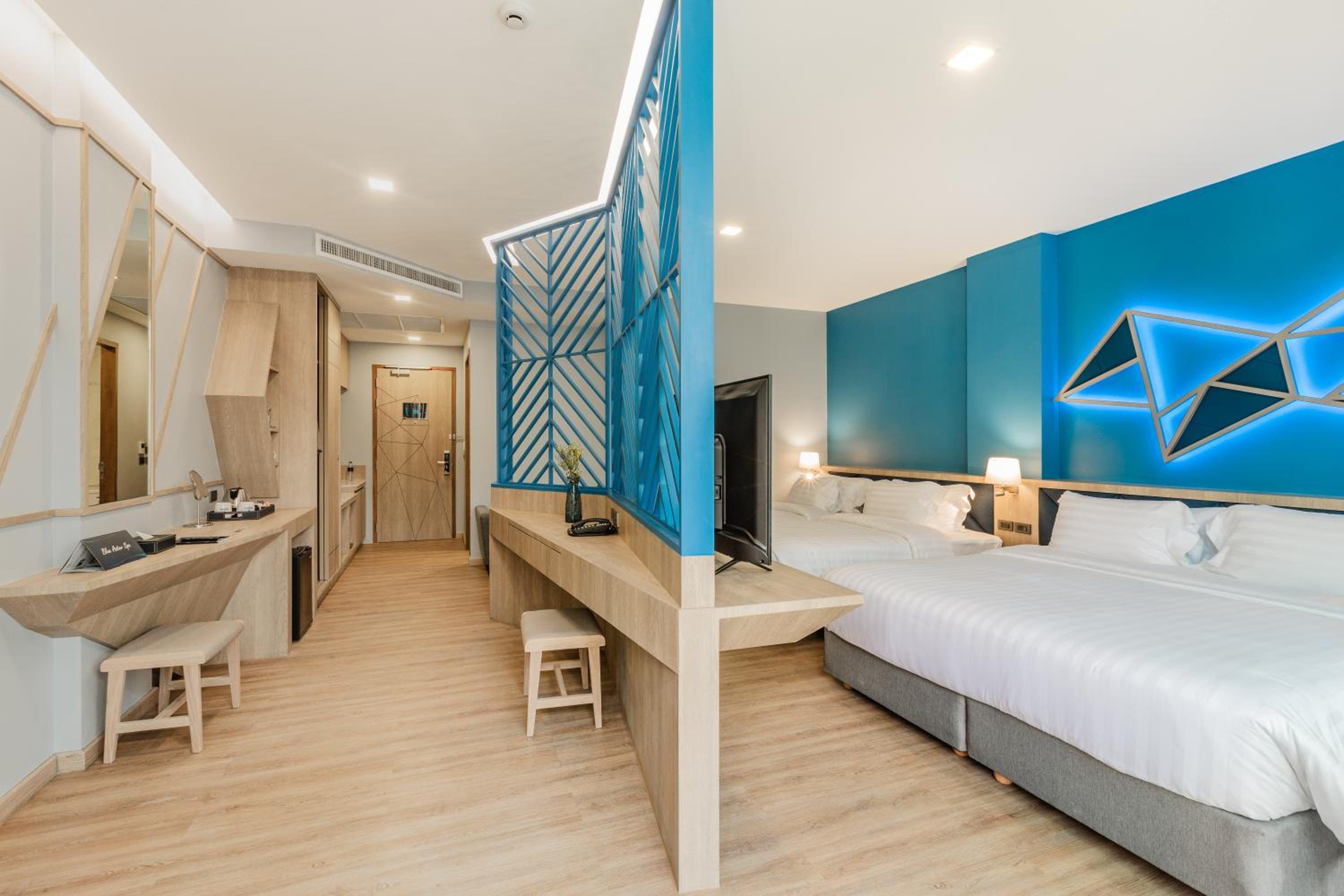 Deluxe Quadruple Room - Photo 1