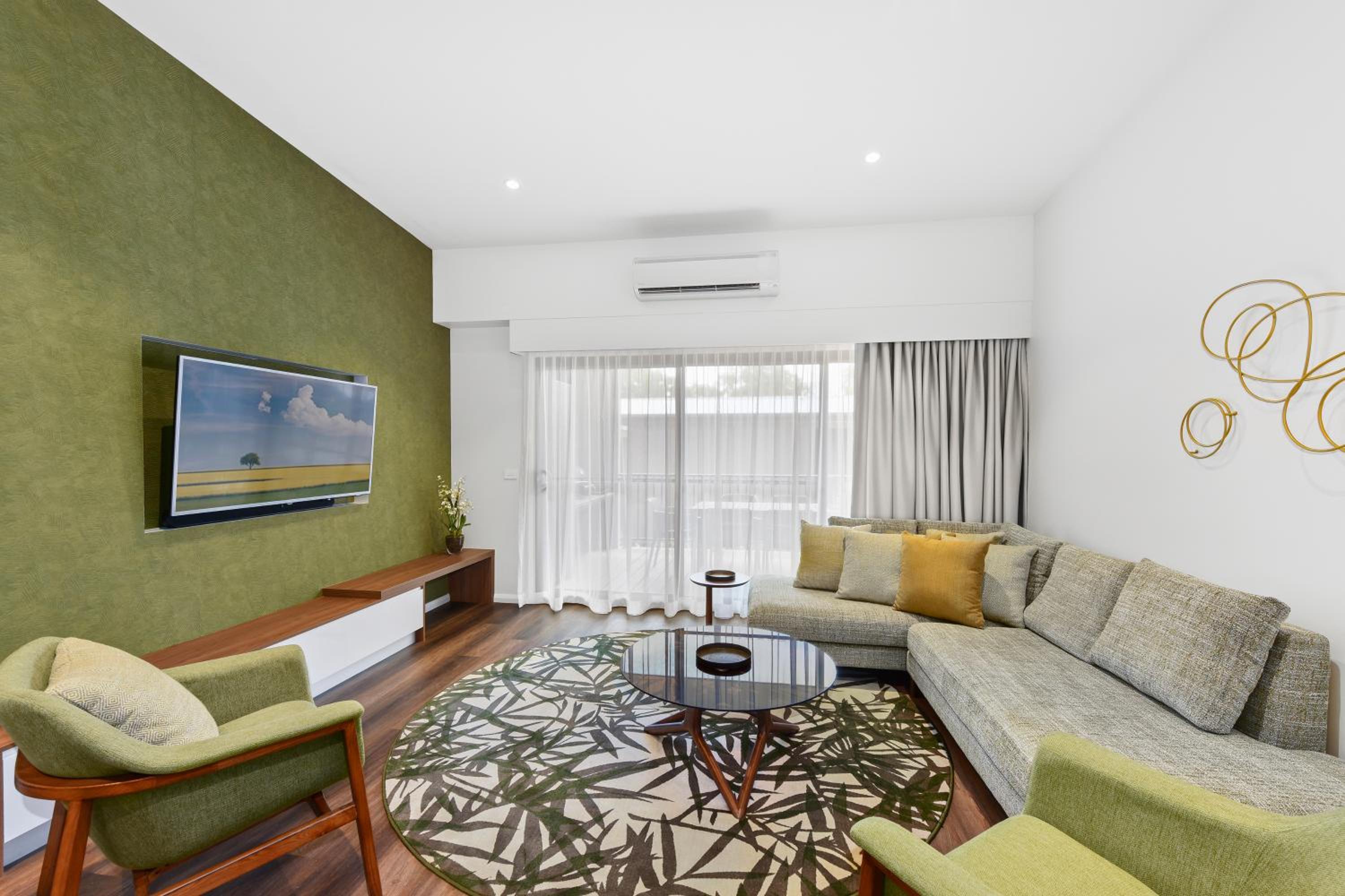 3 Bedroom Grand Garden Villa photo 2