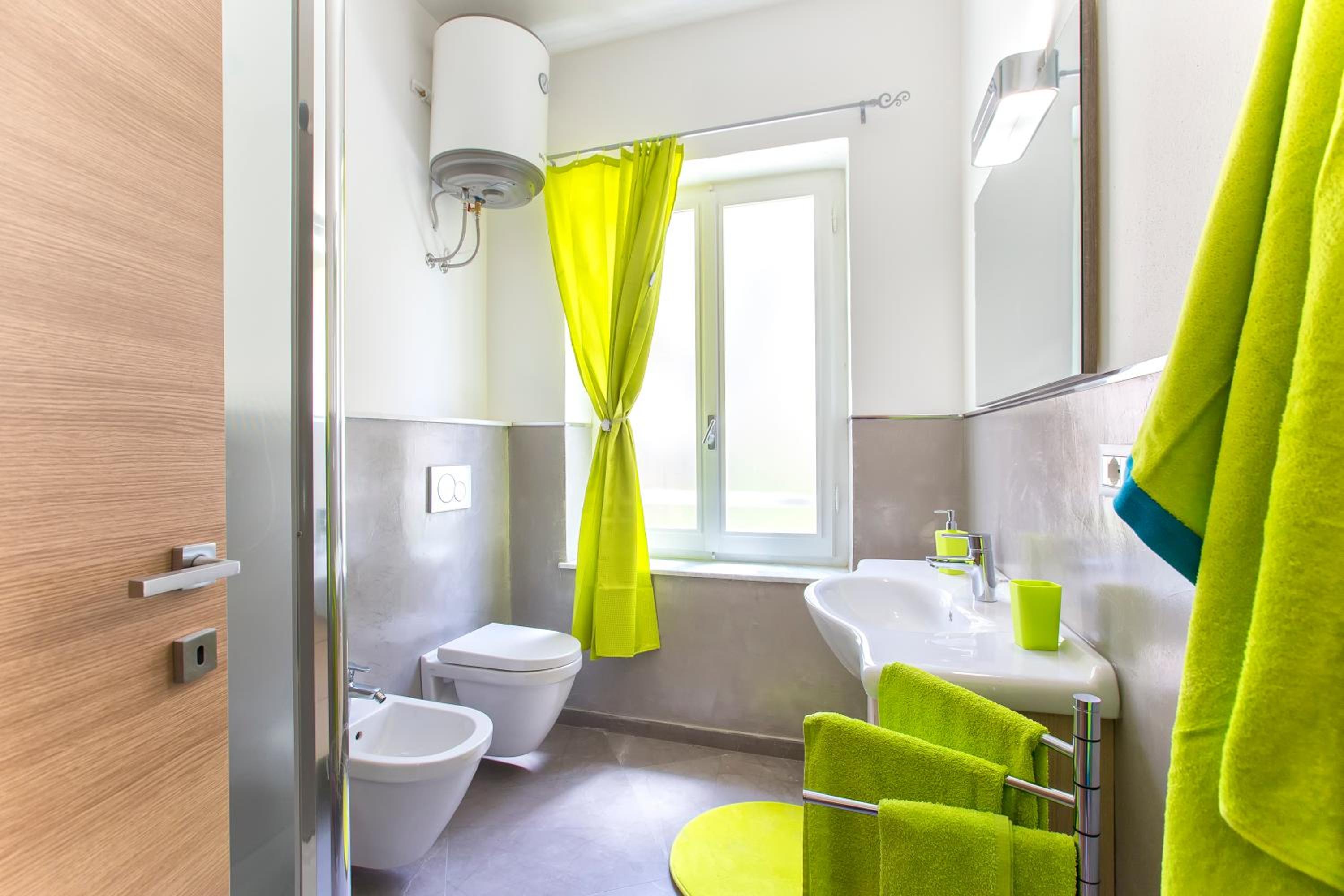 Double Room with Private Bathroom - Photo 11