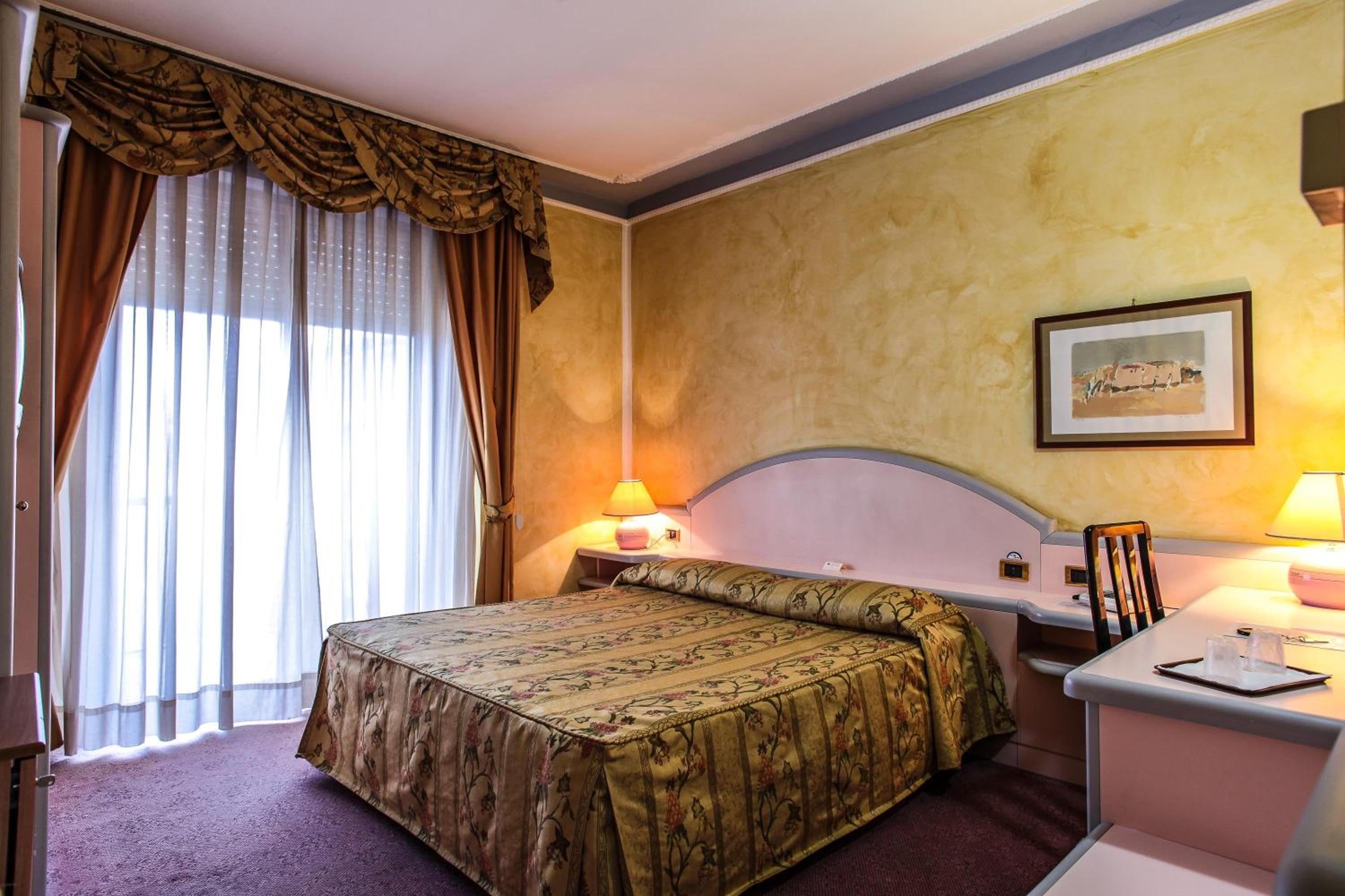 Double or Twin Room photo 1