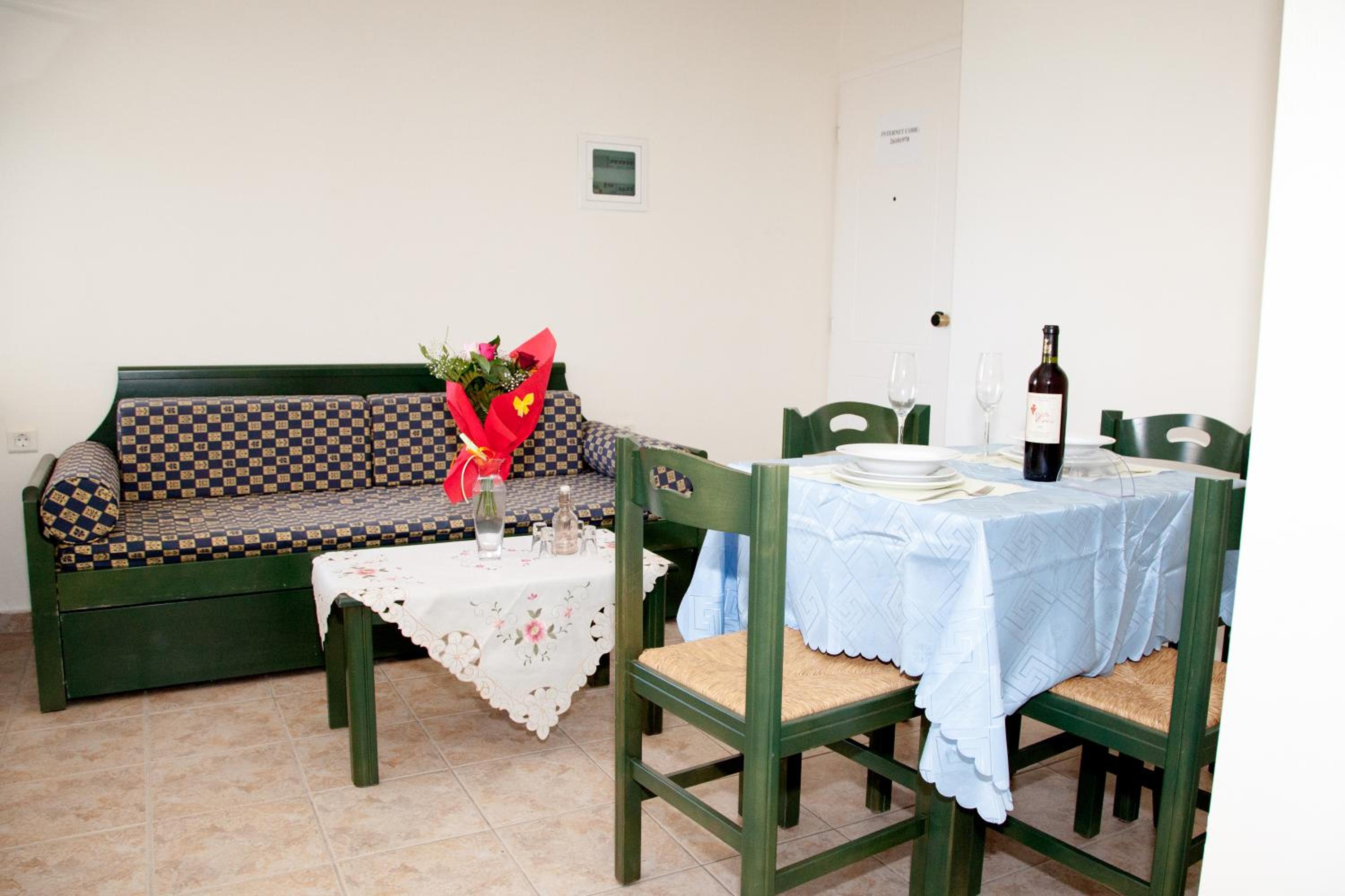 One-Bedroom Apartment with Sea View photo 3
