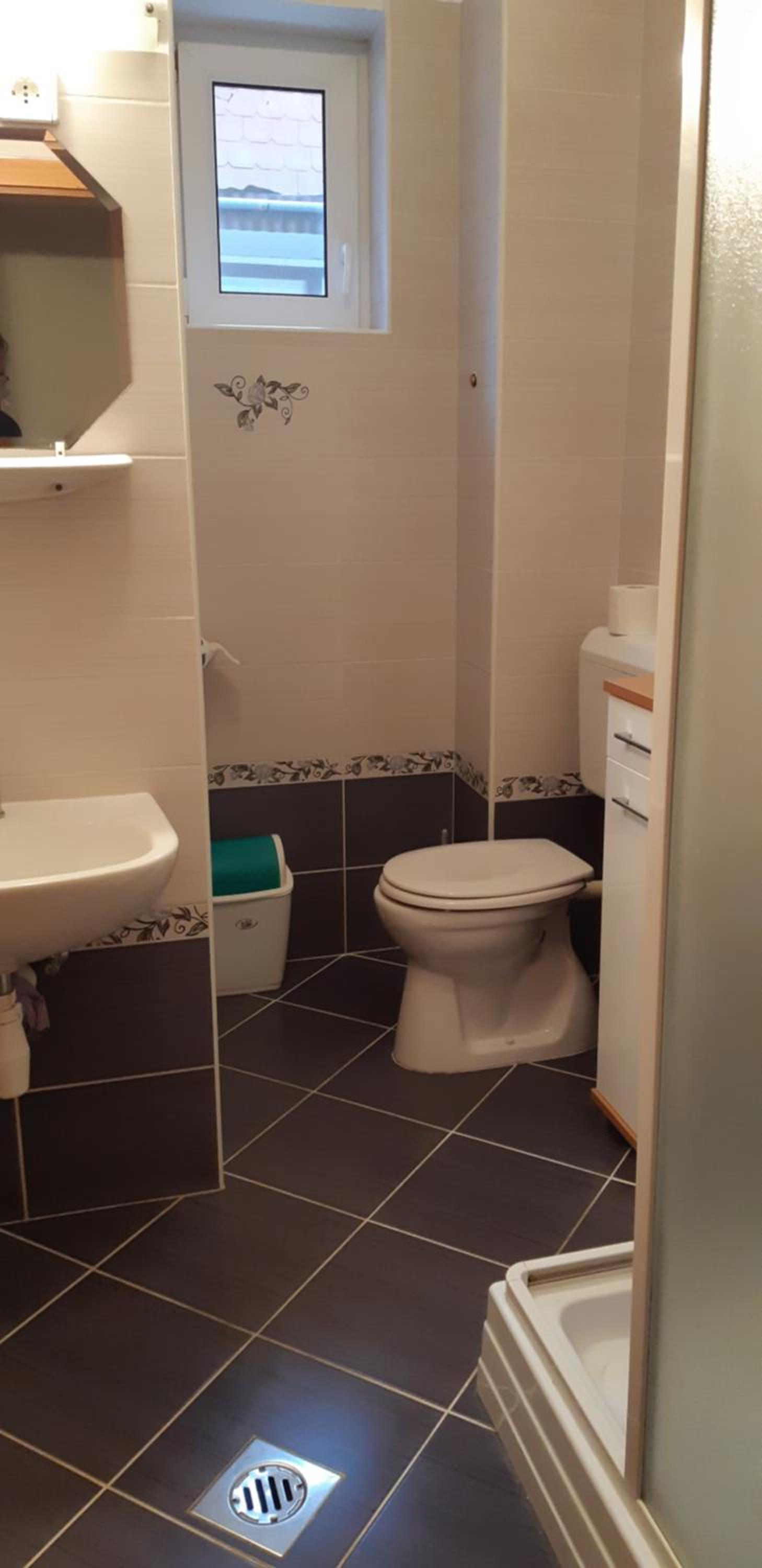 Large One-Bedroom Apartment with Terrace - Ground Floor photo 3