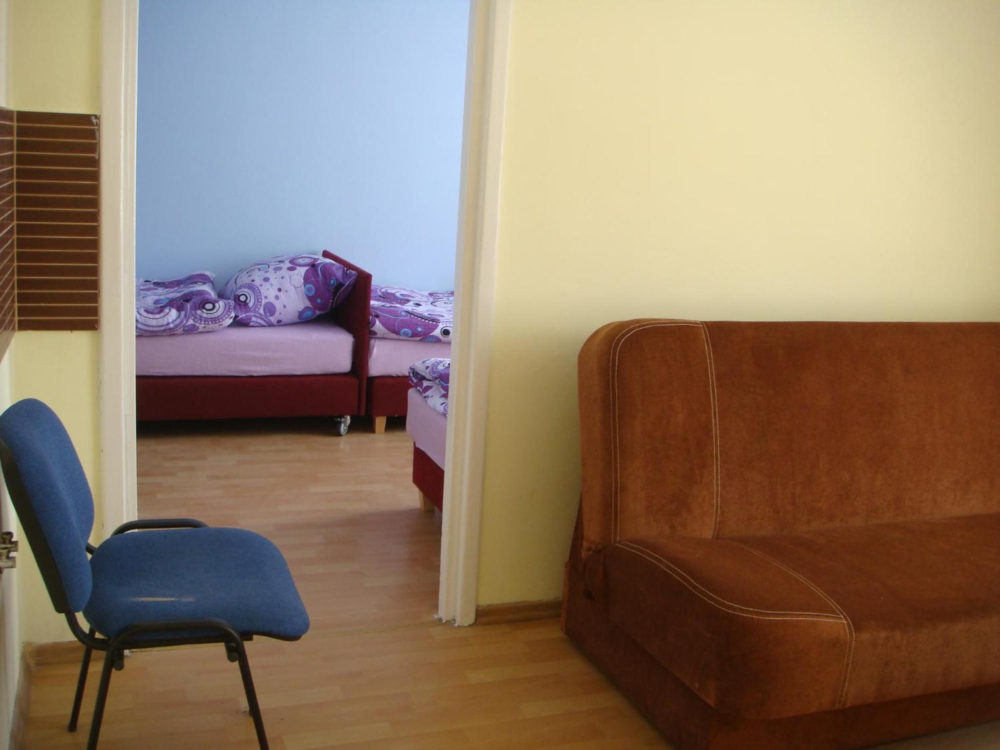 Quadruple Room with Private Bathroom - Photo 5