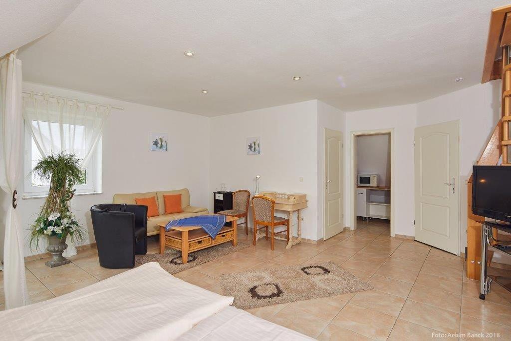 Two-Bedroom Apartment - Annex photo 1