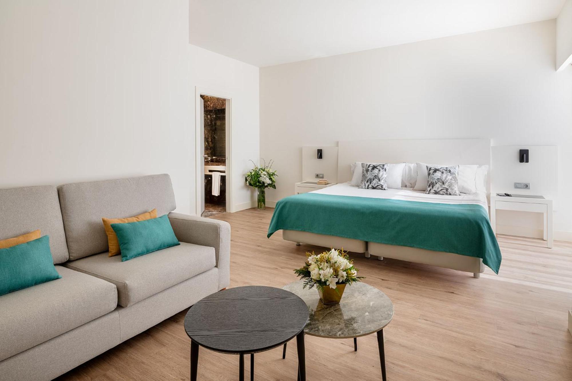 Double Room with Sea View - Photo 5