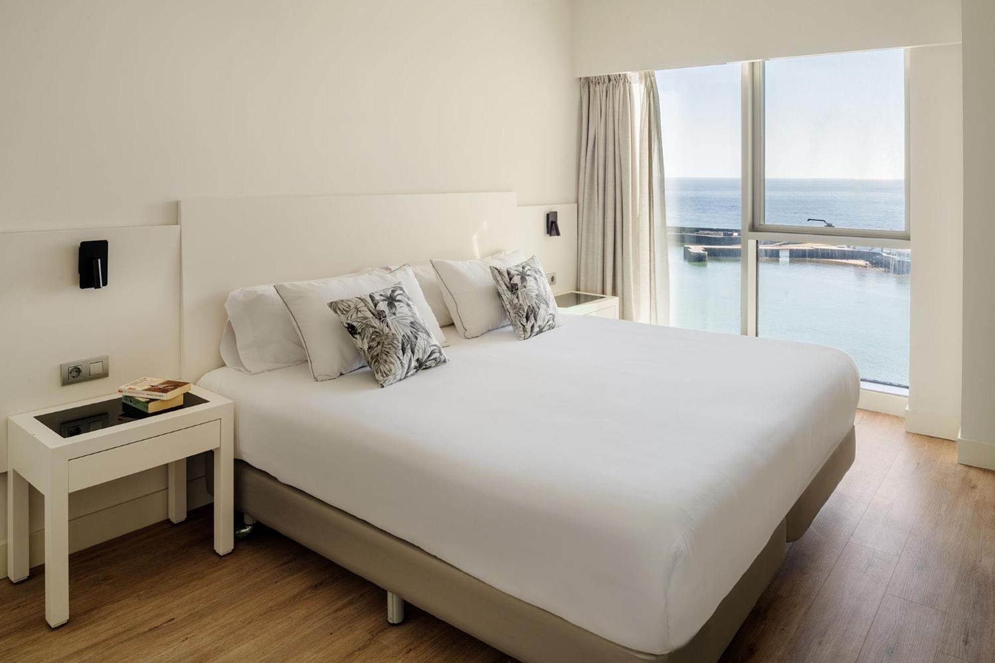 Double Room with Sea View - Photo 4