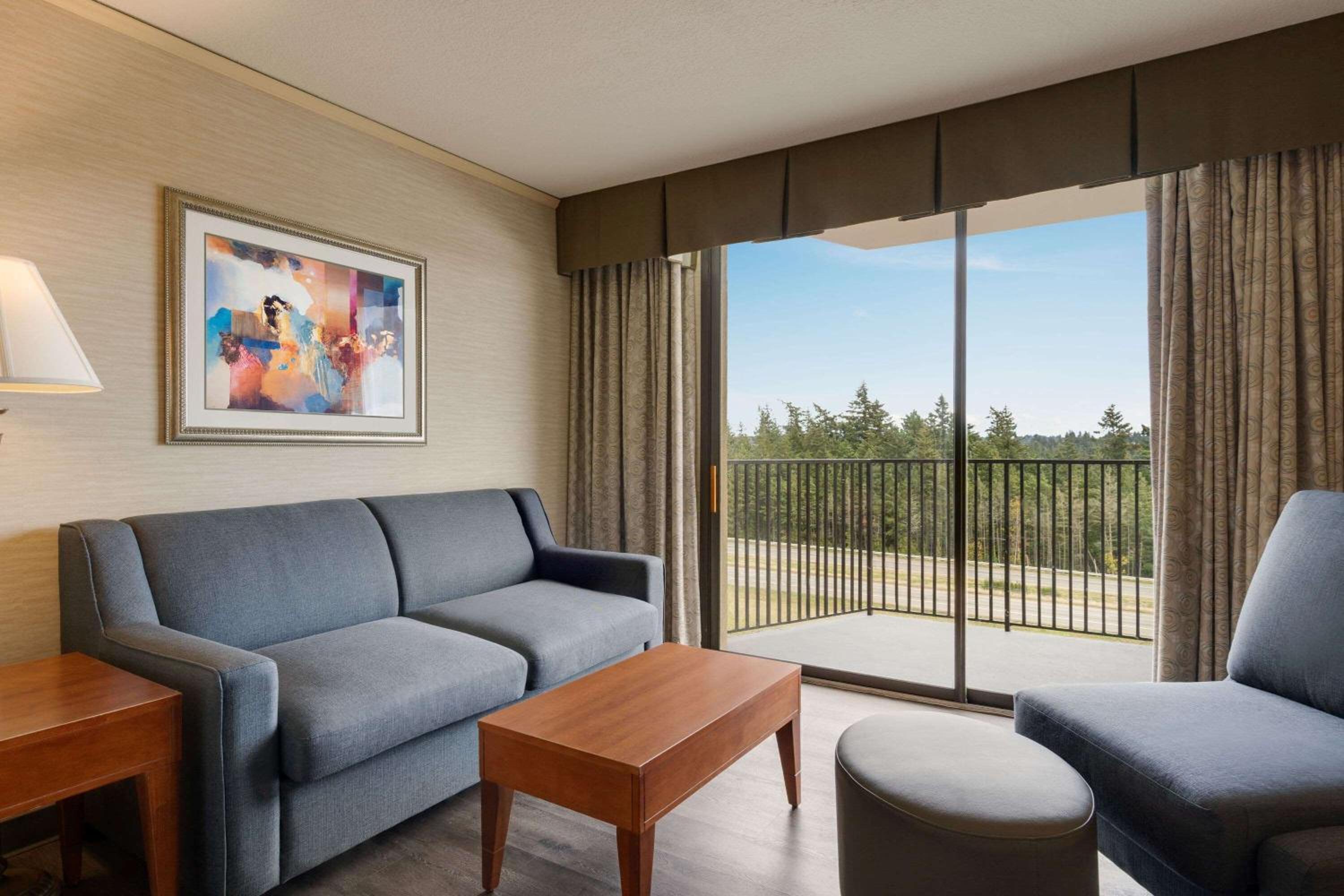 One-Bedroom Suite with City View - Non-Smoking