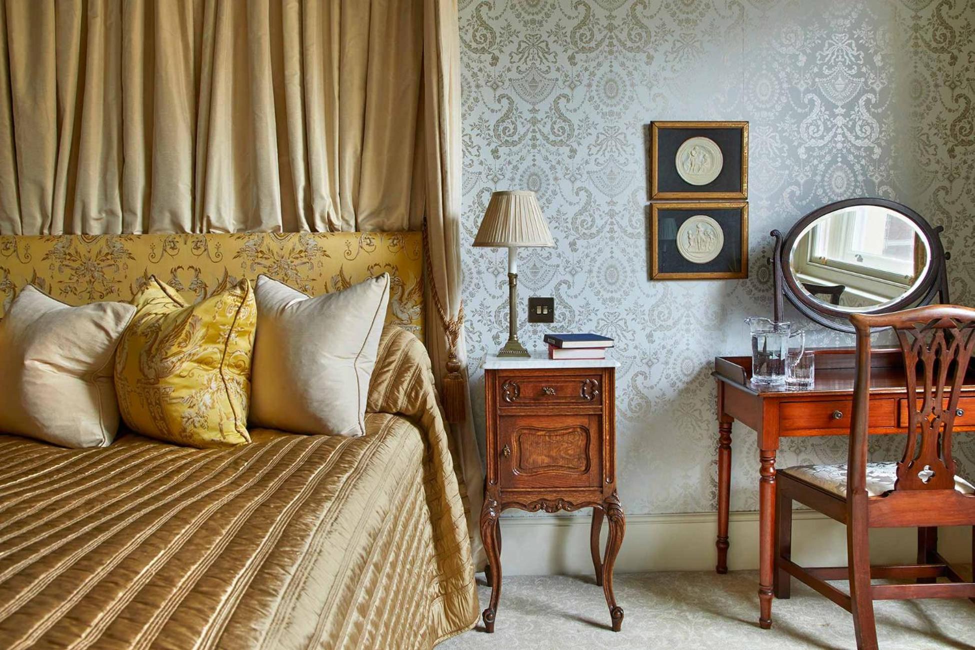 Standard King Room photo 2