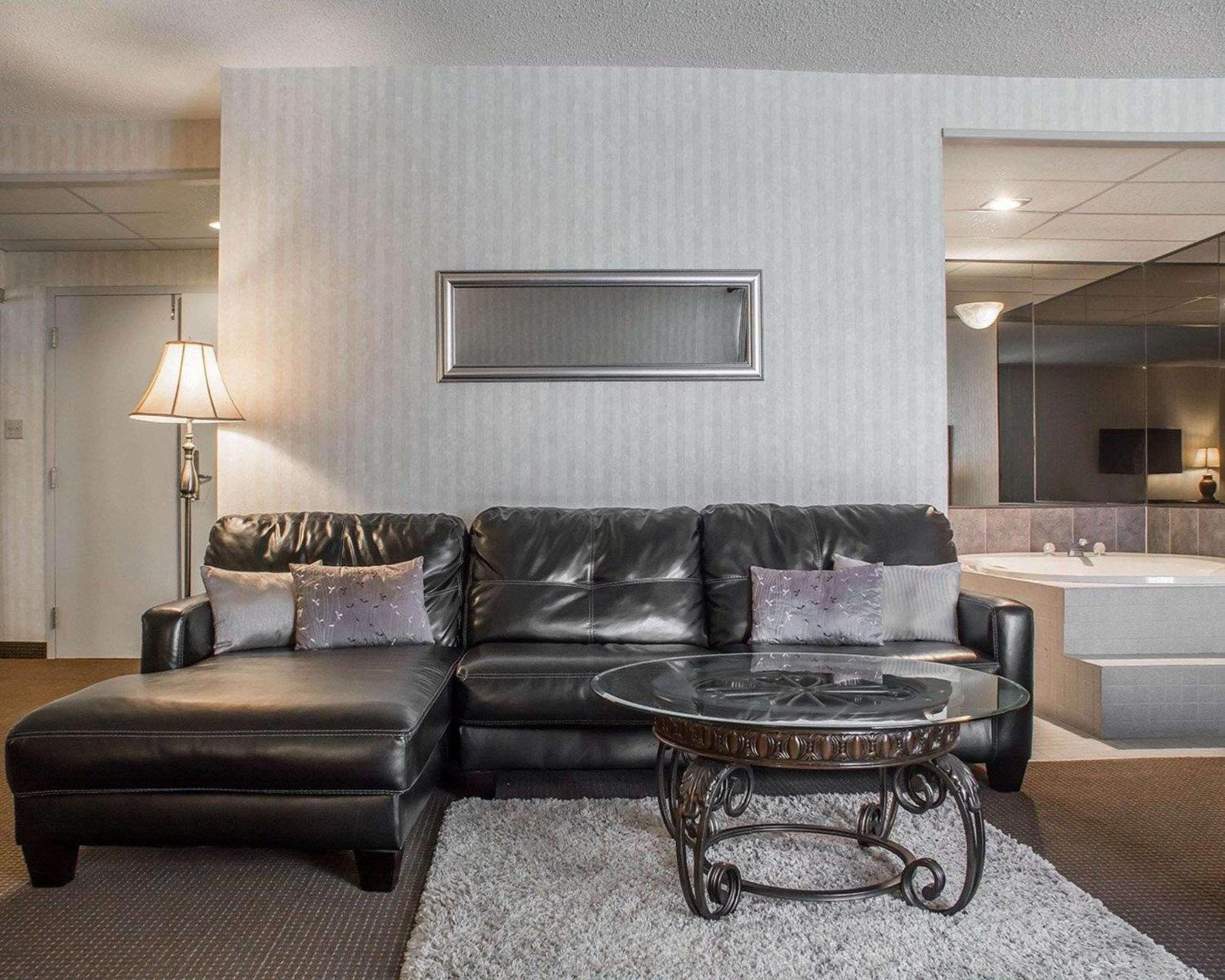 Business King Suite - Non-Smoking photo 2