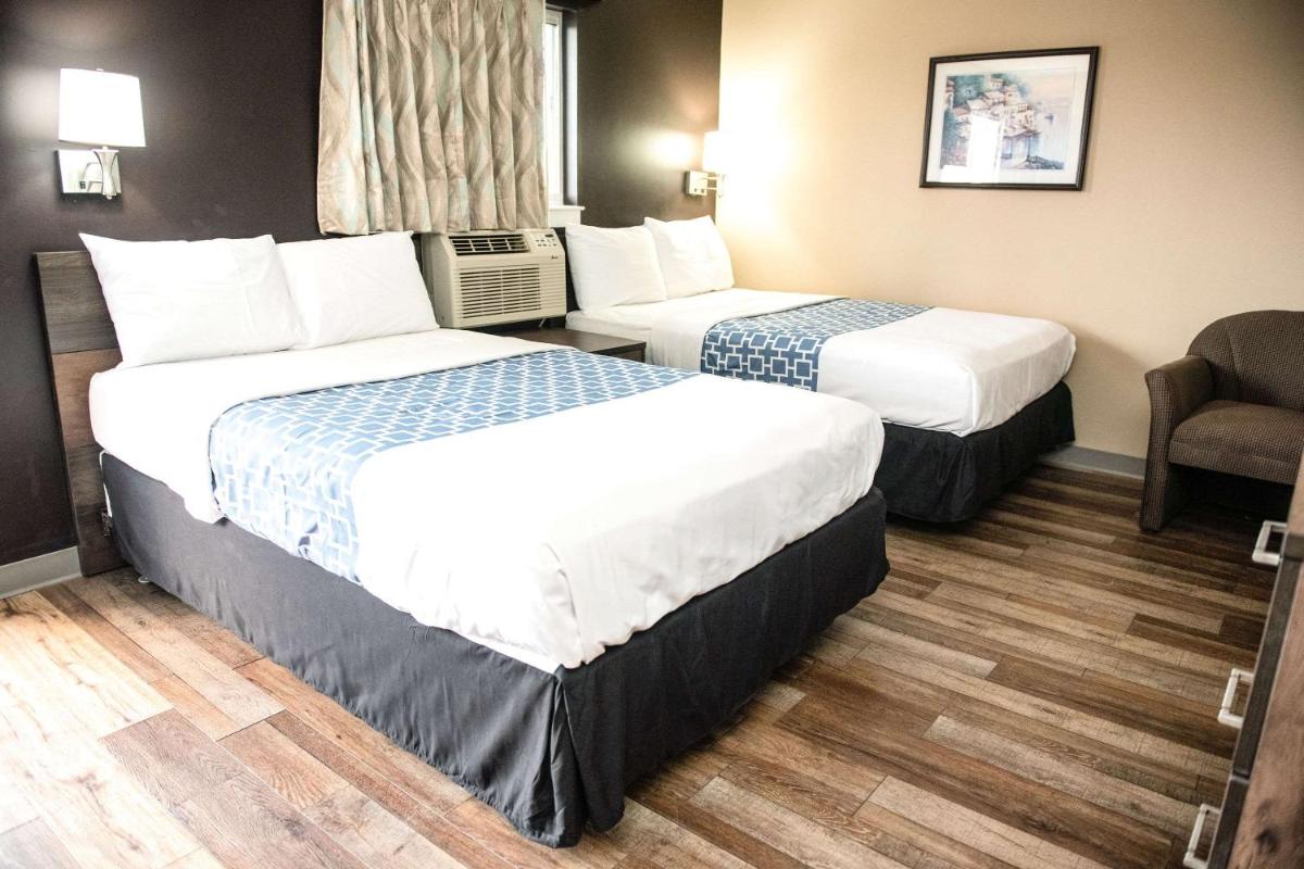 Double Room with Two Double Beds - Non-Smoking - Photo 2