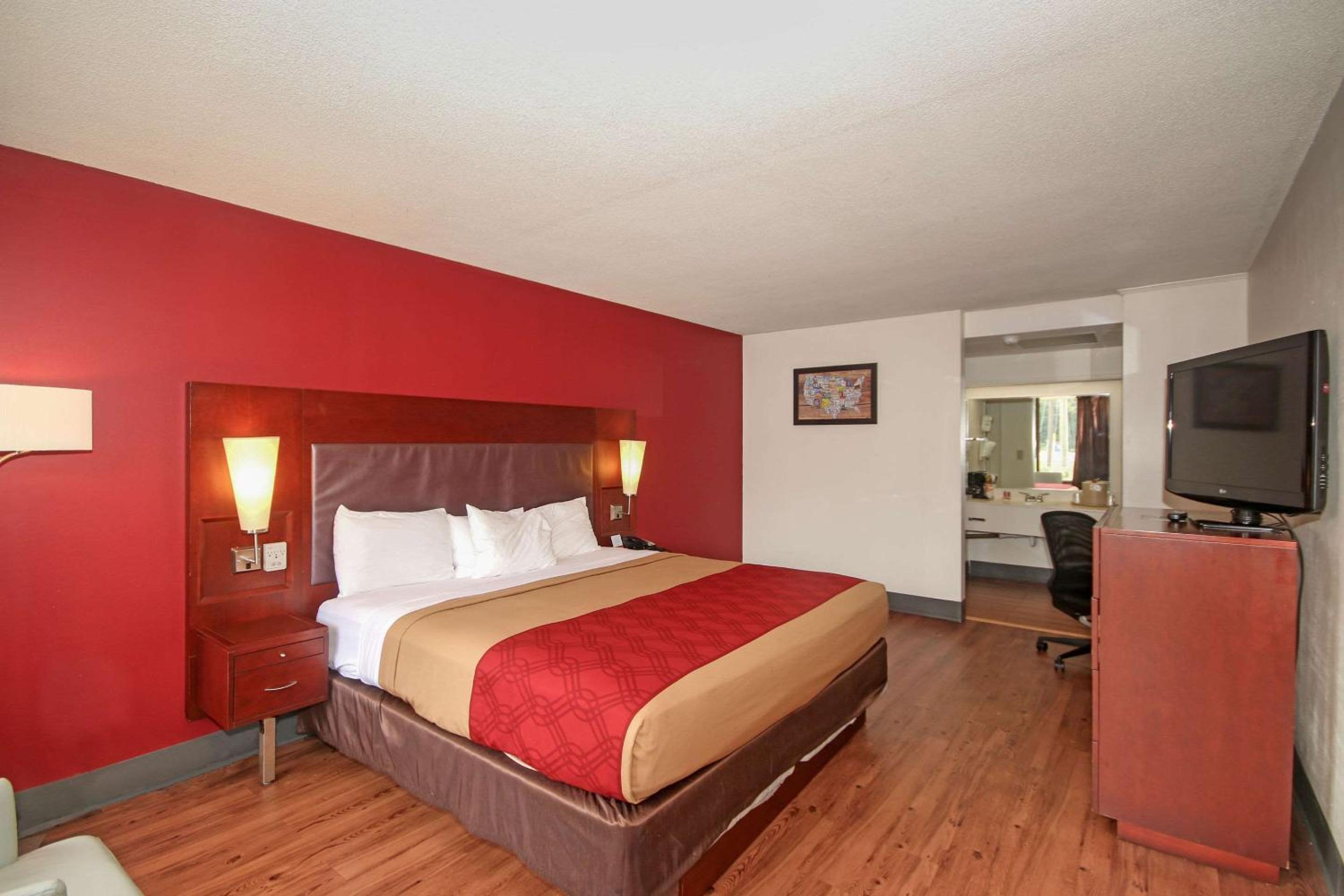 King Room - Non-Smoking - Photo 1