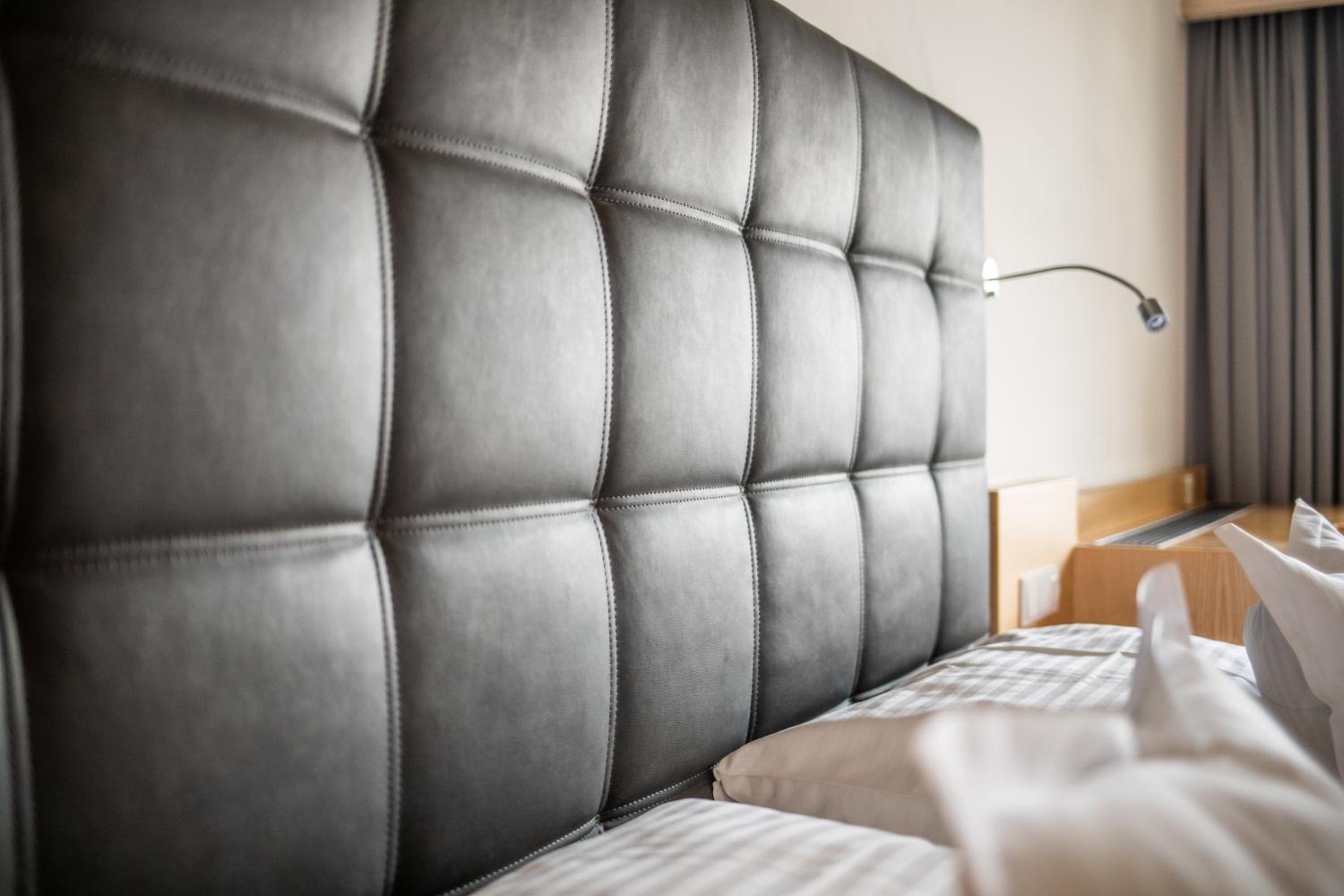Deluxe Double Room with Shower - Photo 6