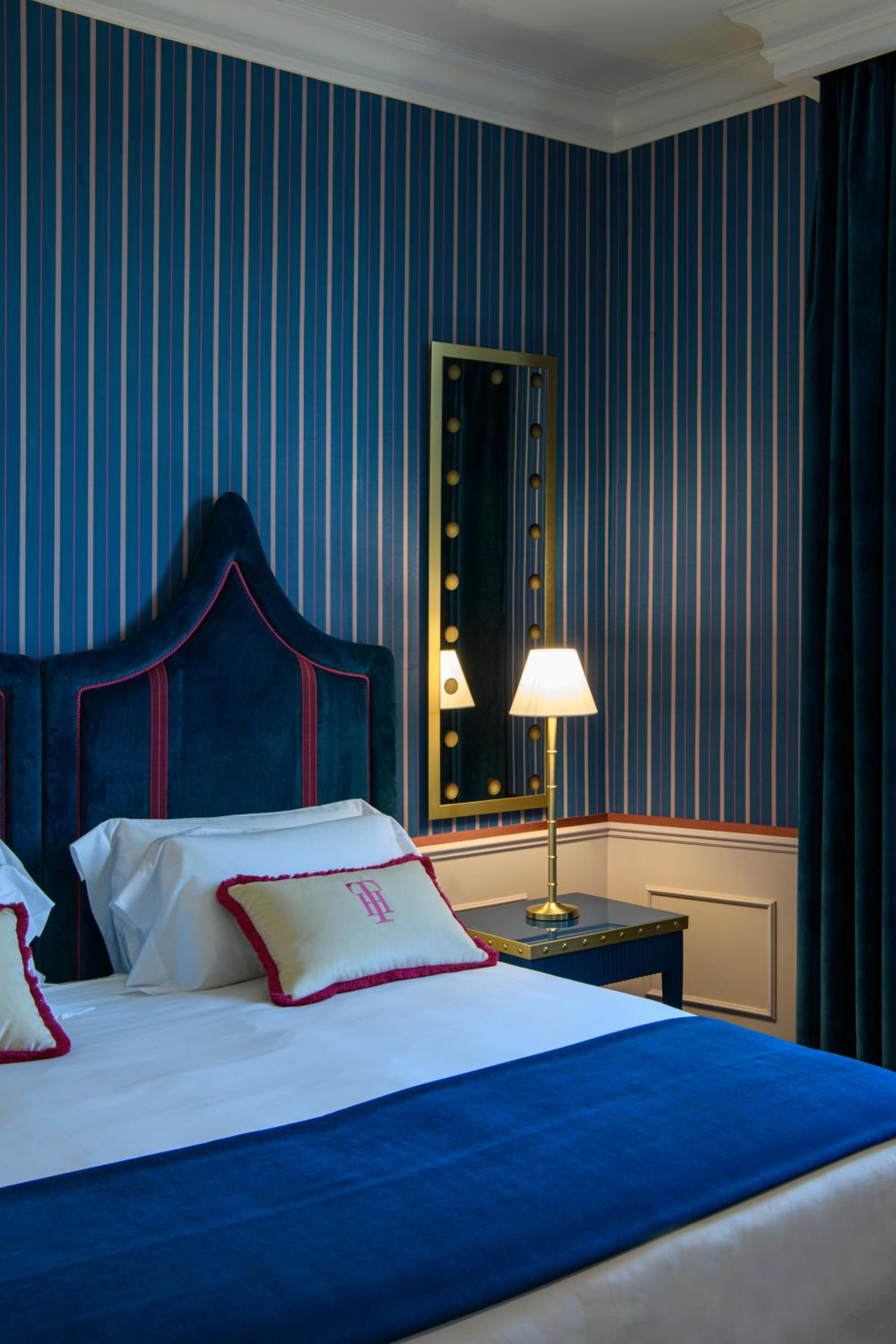 King Suite - Photo 2
