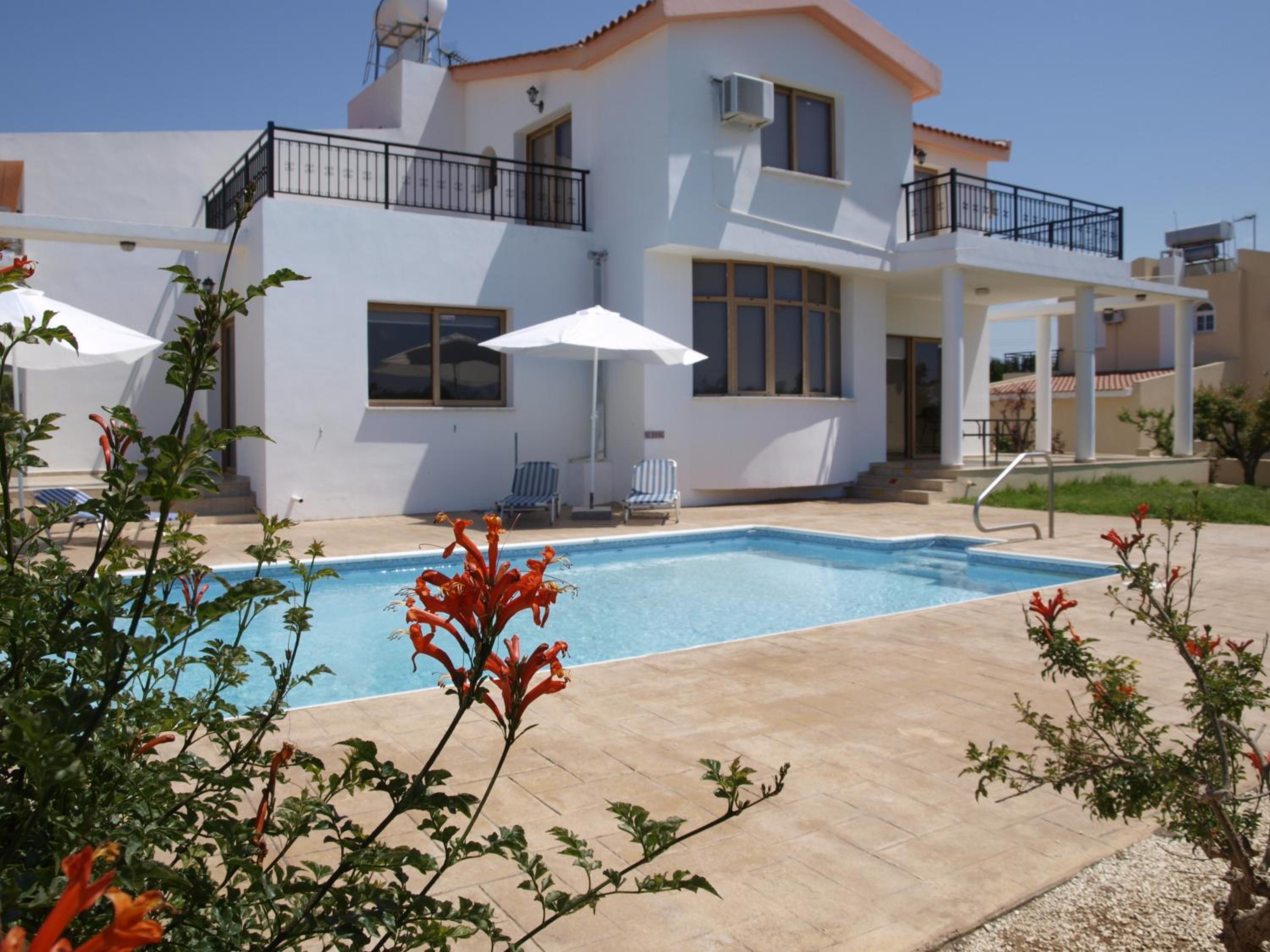 Vier-Schlafzimmer-Villa mit Privatpool