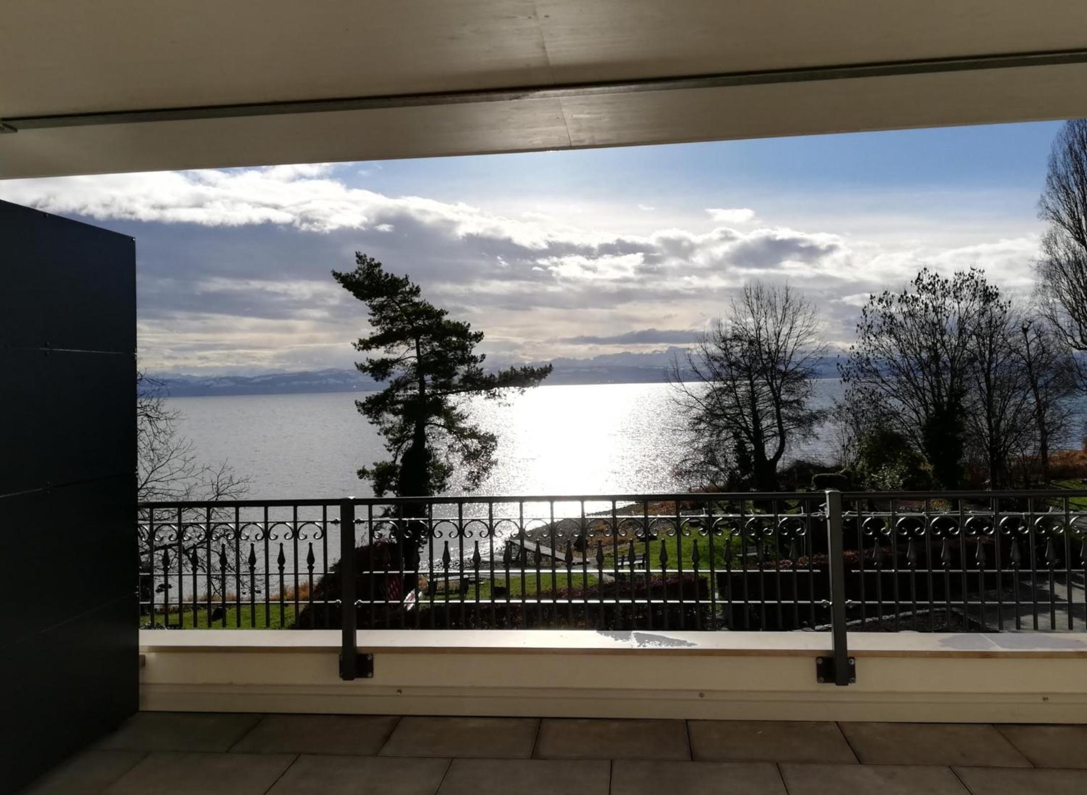 Apartment with Lake View photo 2