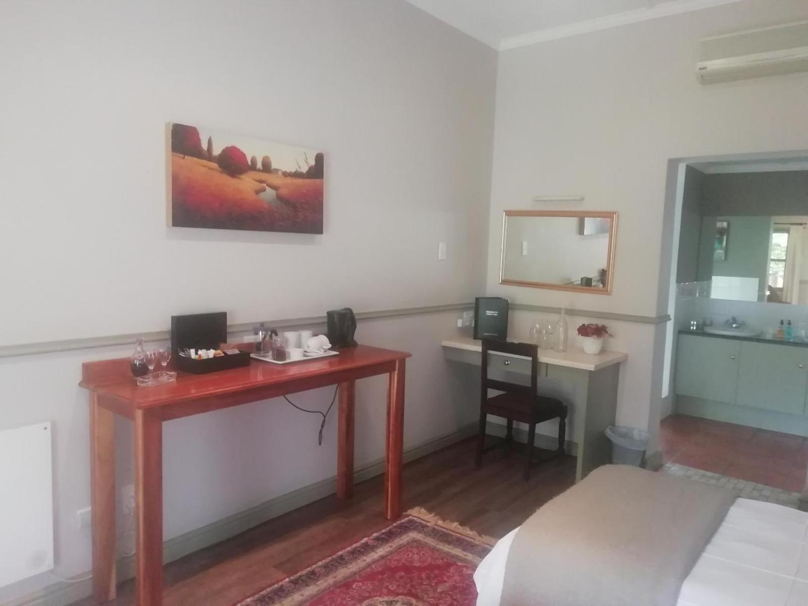 Standard Twin Room with Garden View photo 2
