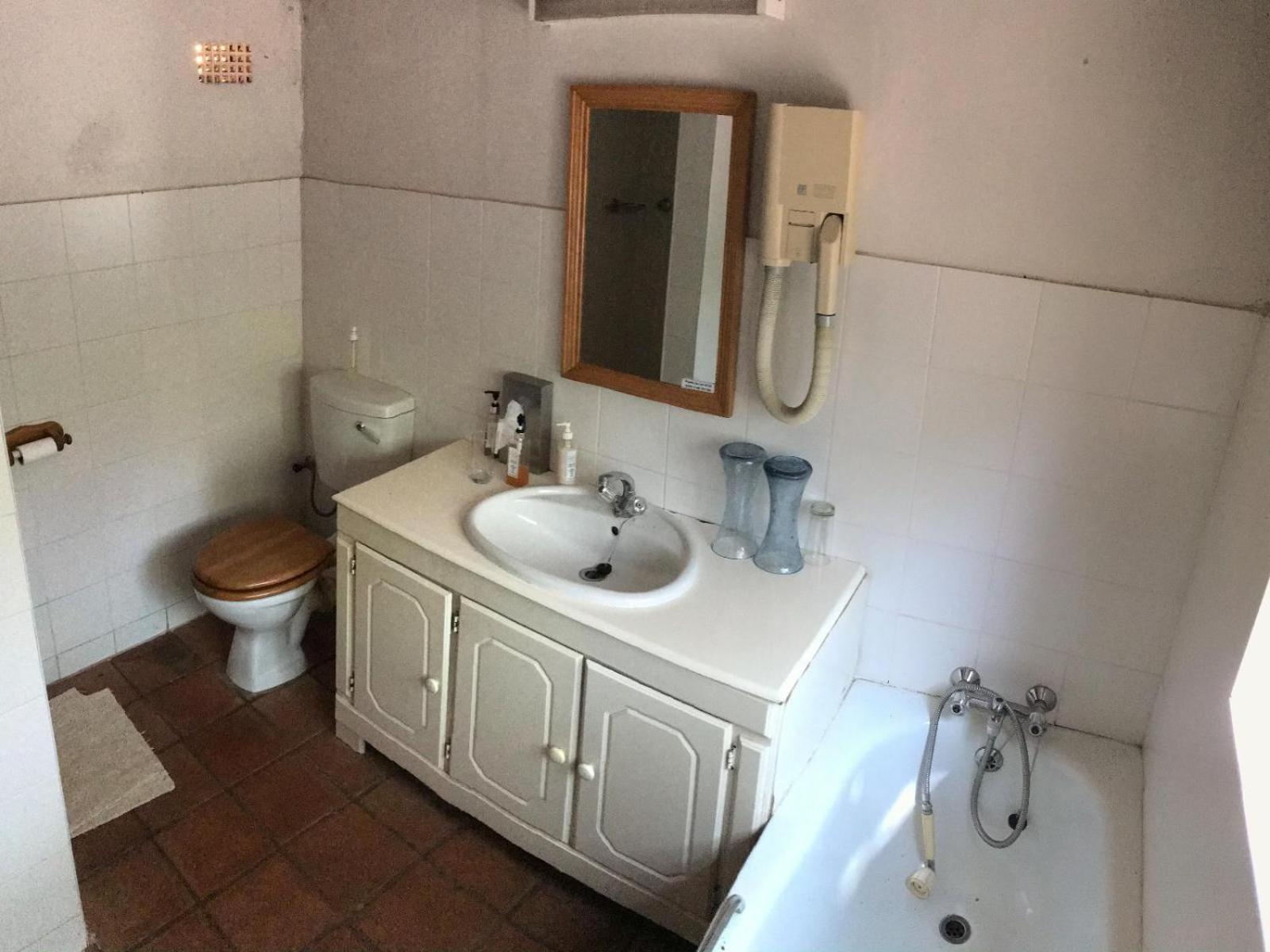 Standard Twin Room - Photo 5