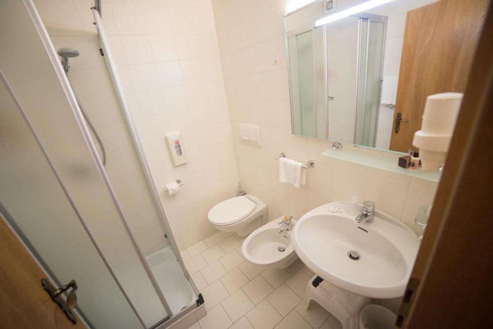 Superior Double or Twin Room - Photo 20