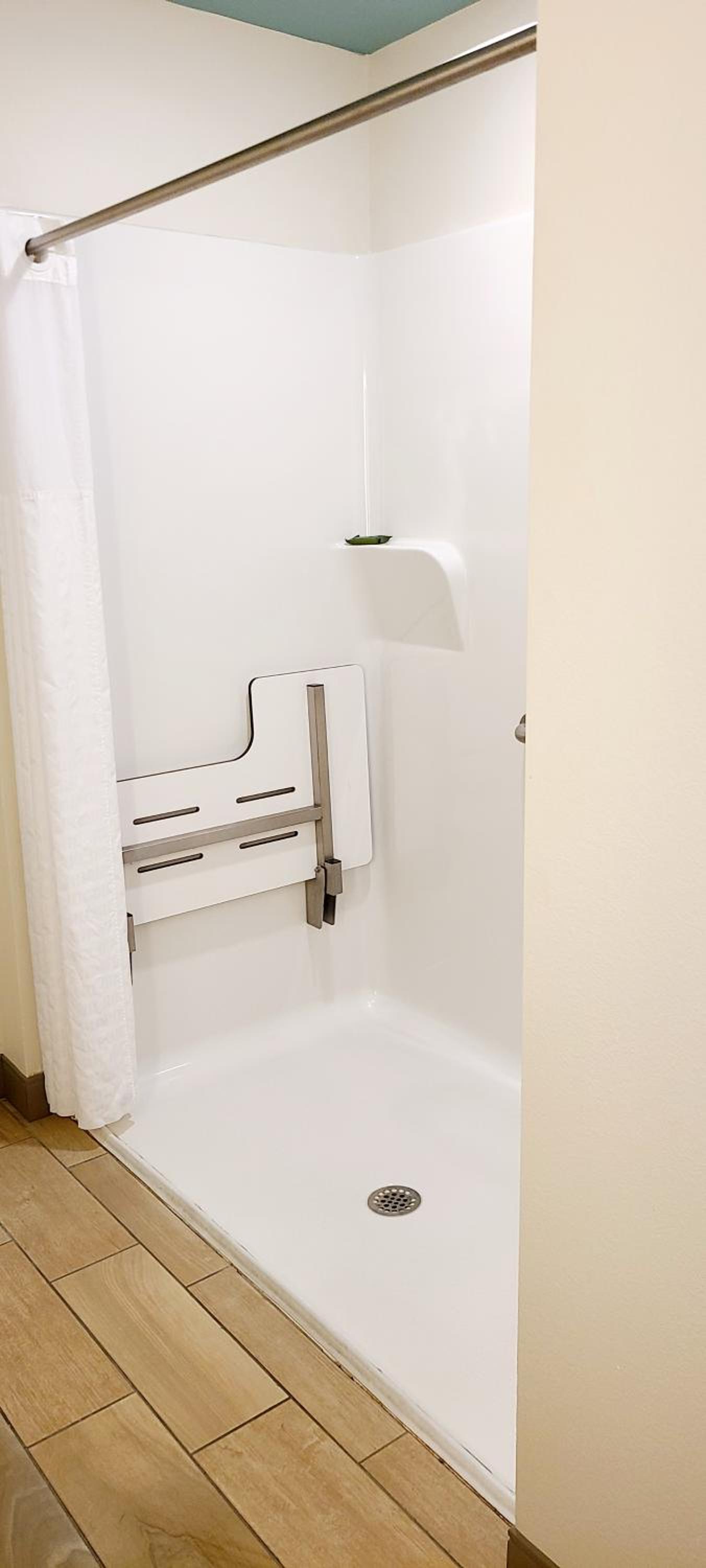 Queen Room with Two Queen Beds - Accessible/Non-Smoking photo 1