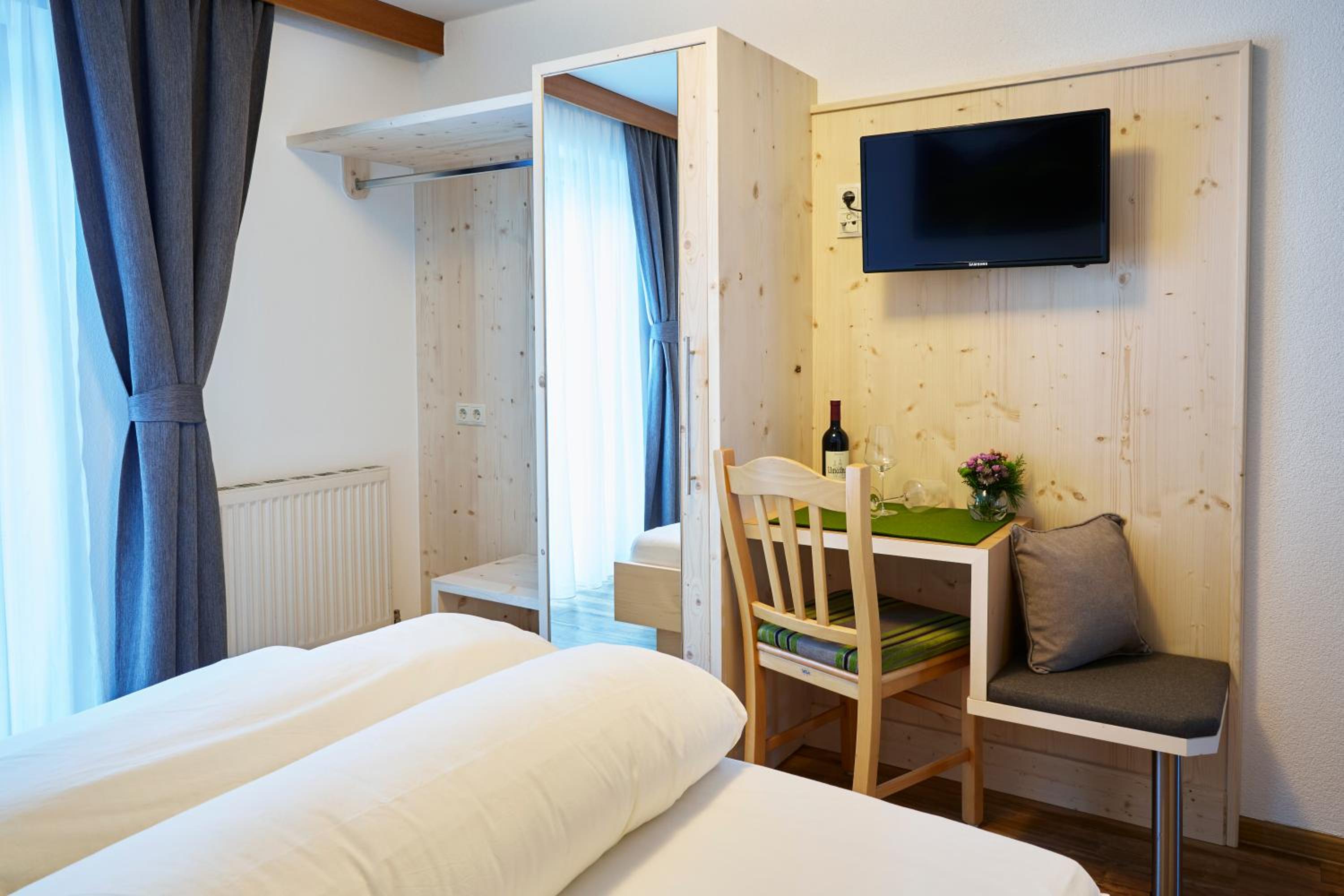 Double Room - Photo 2