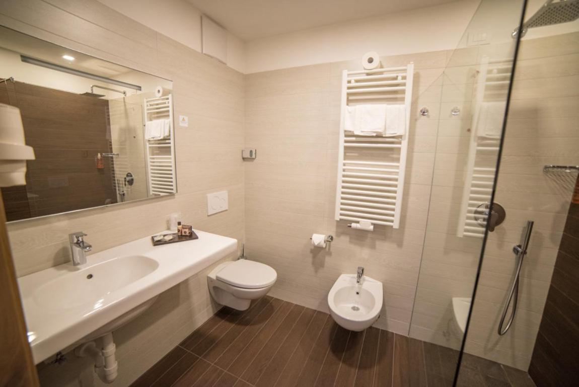 Family Junior Suite - Photo 10