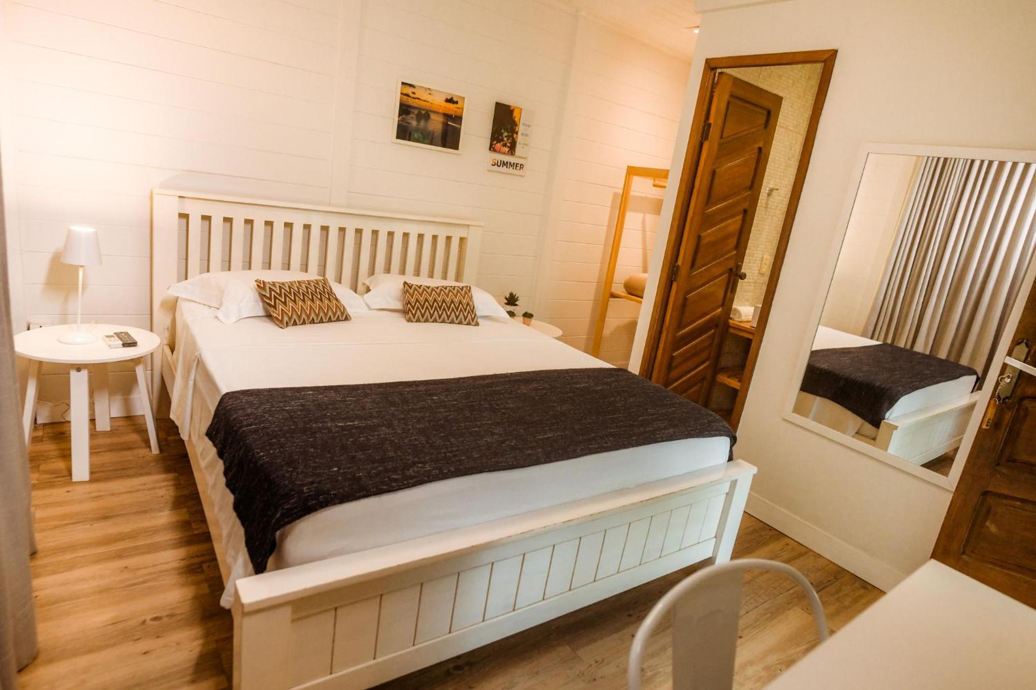 Deluxe Double Room with Balcony - Photo 21