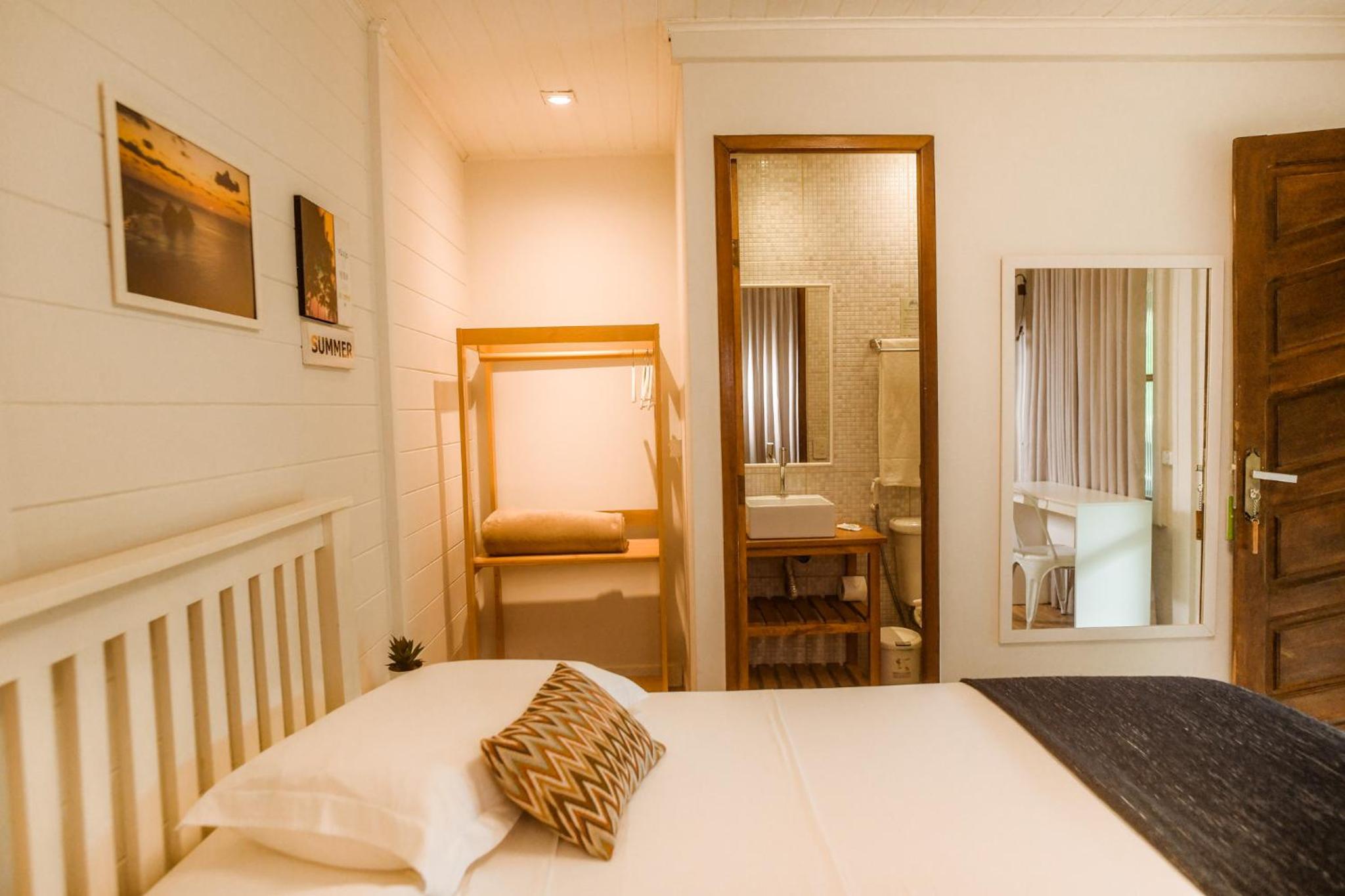 Deluxe Double Room with Balcony - Photo 31