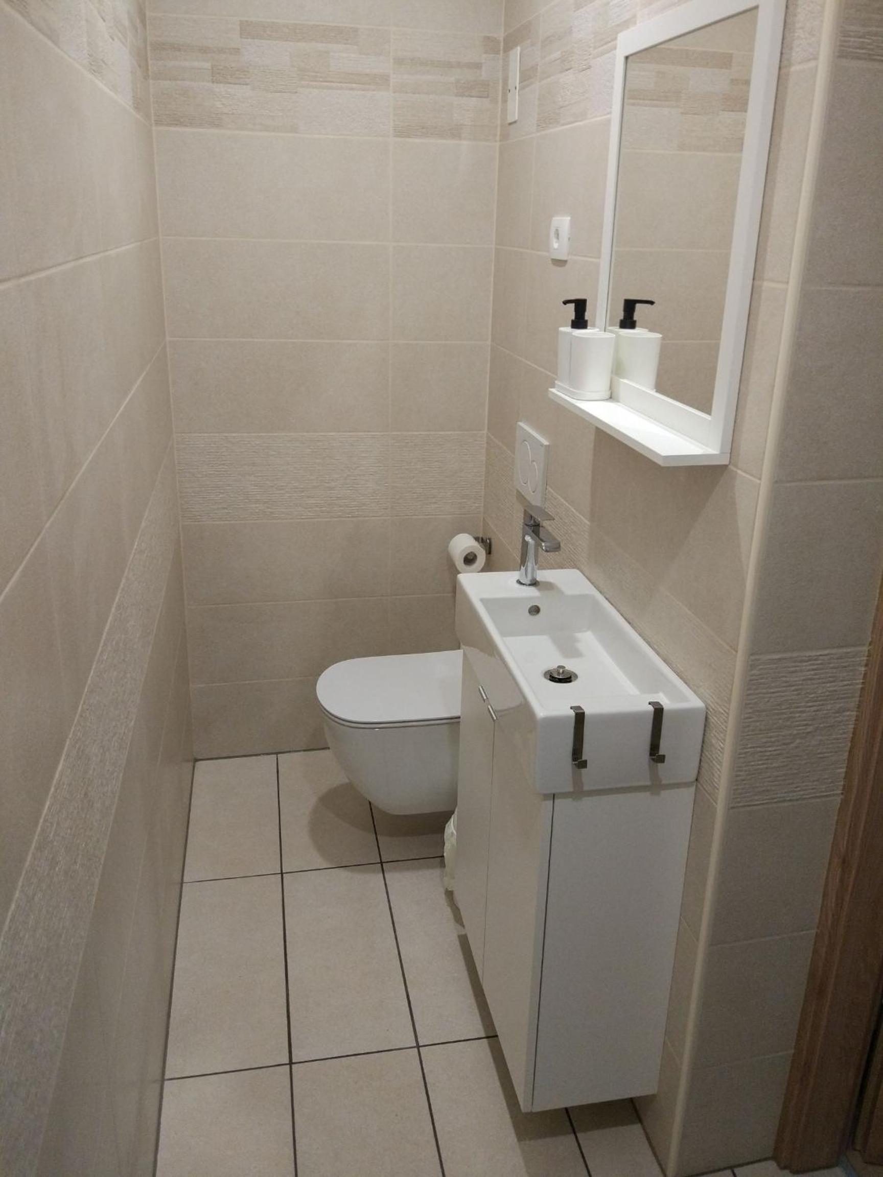 One-Bedroom Apartment - Photo 8