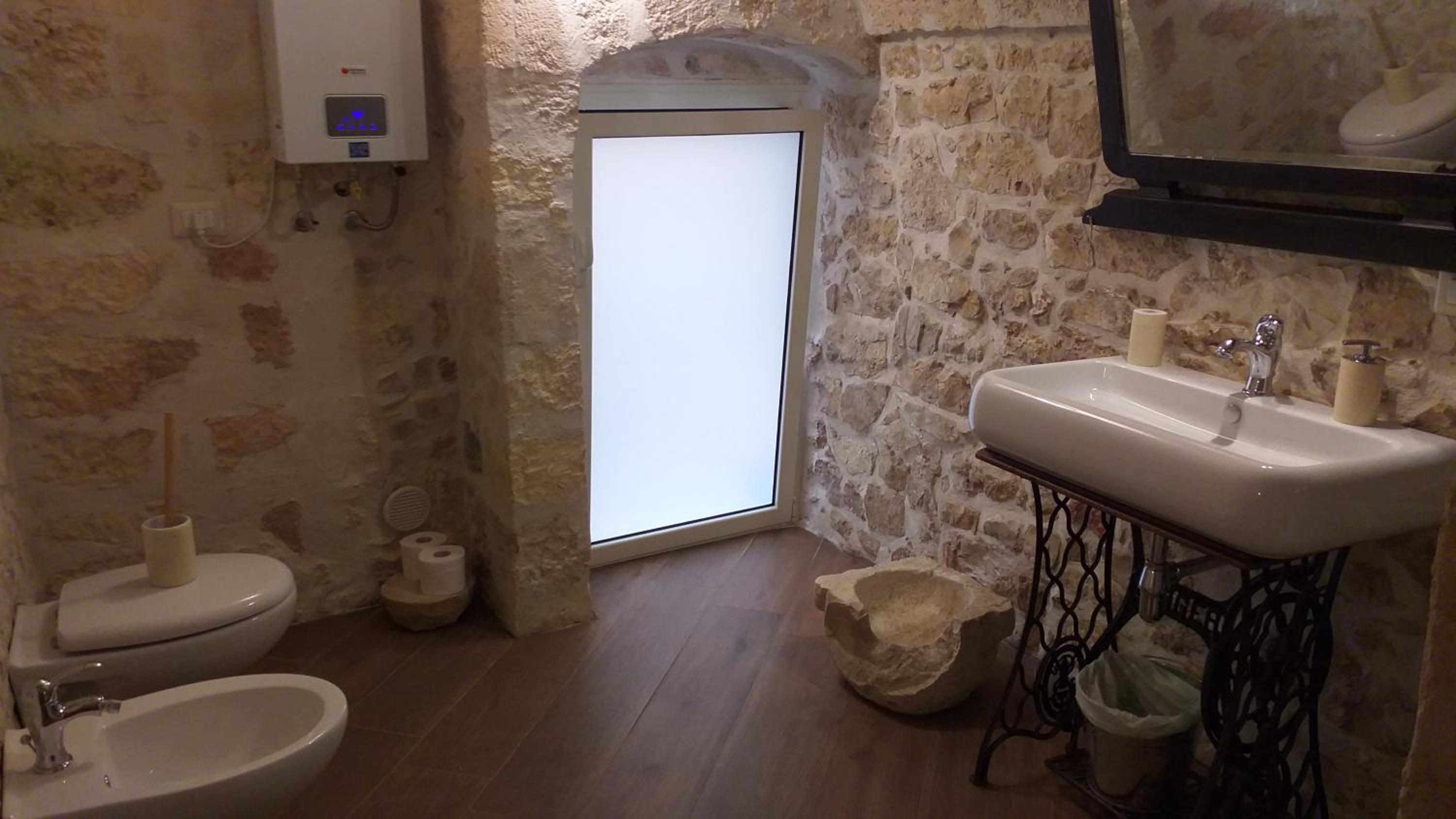 Quadruple Room with Private Bathroom photo 3