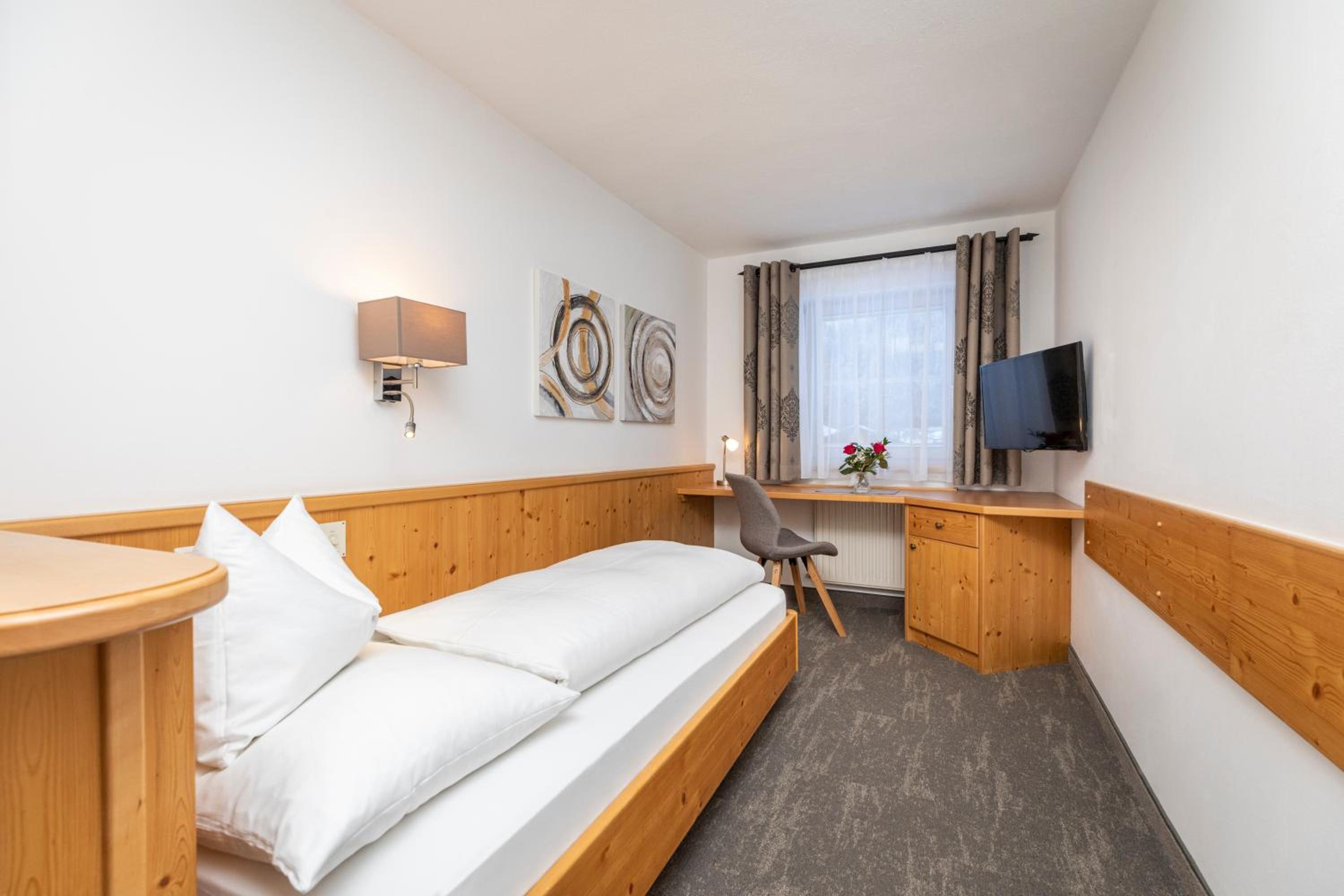 Single Room photo 2