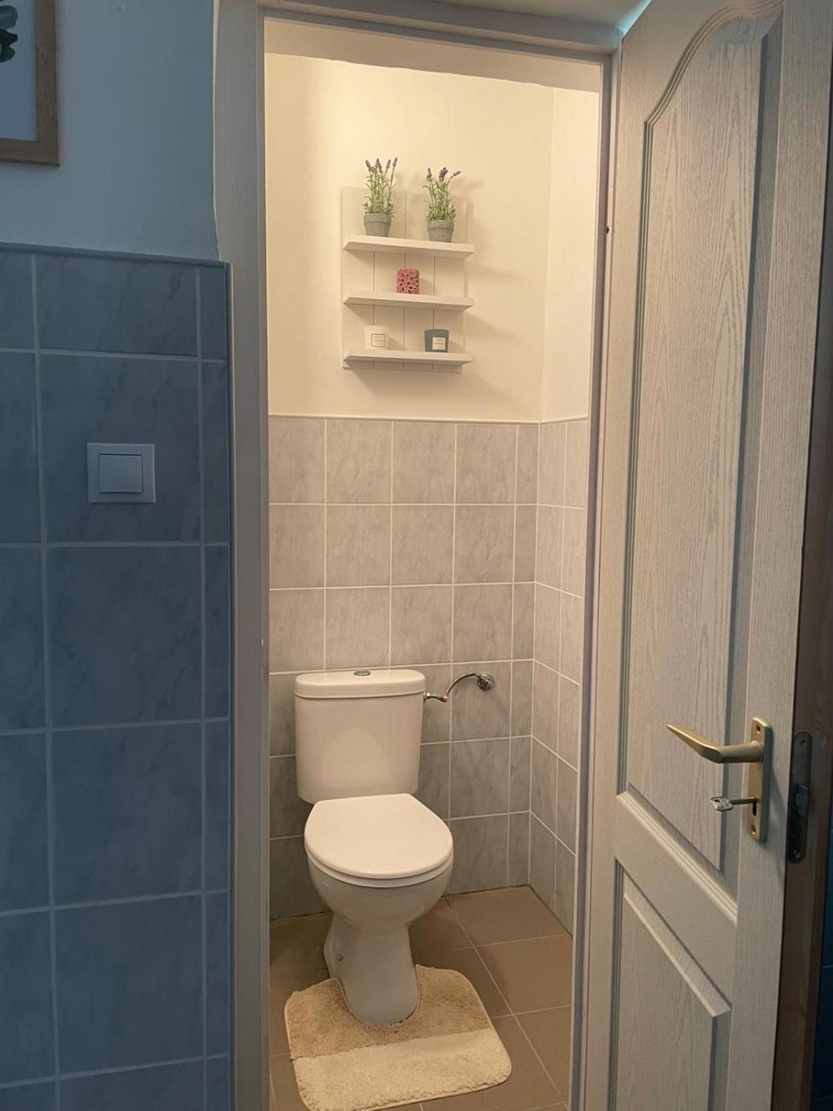 One-Bedroom House photo 2