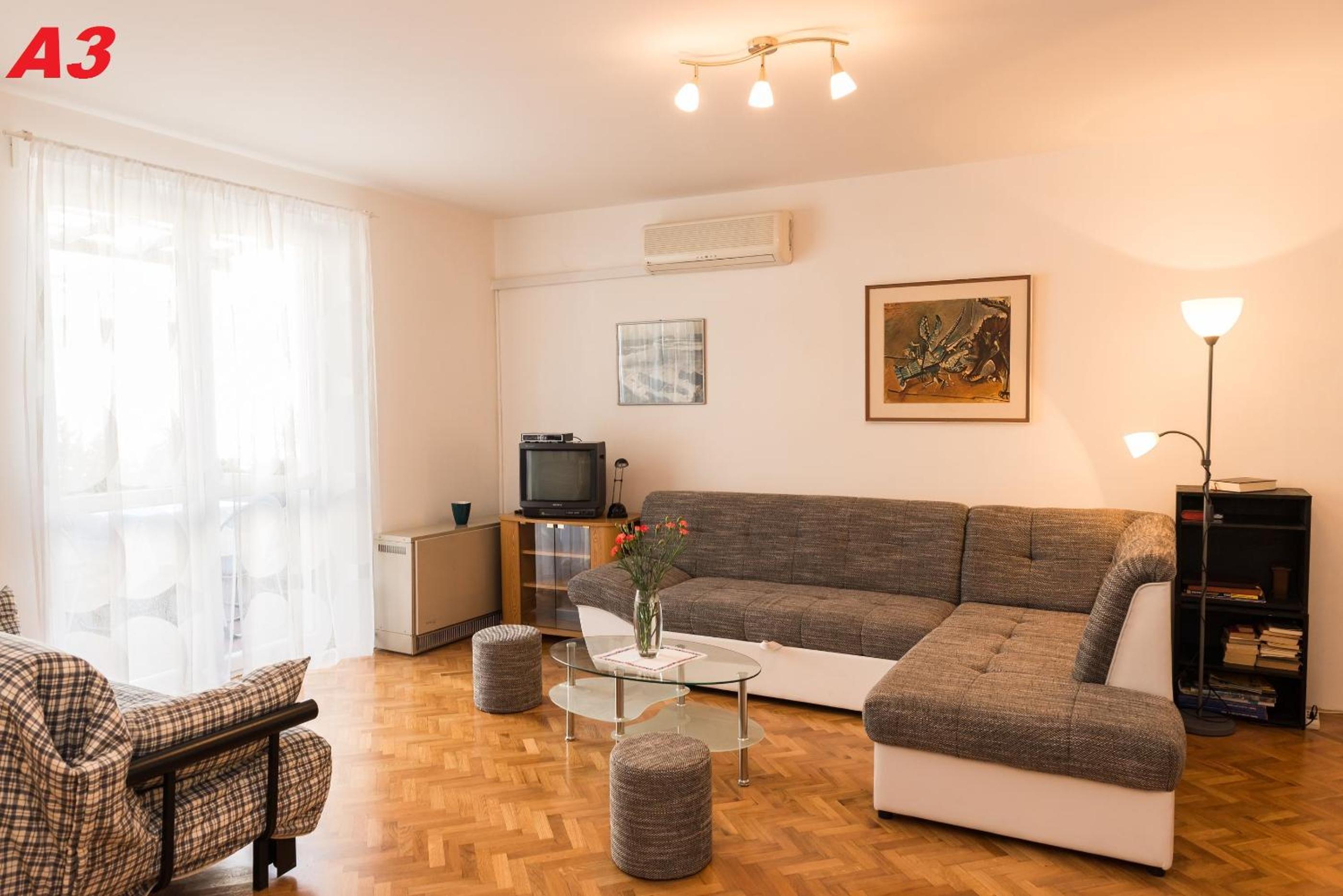 One-Bedroom Apartment with Terrace and Sea View photo 1