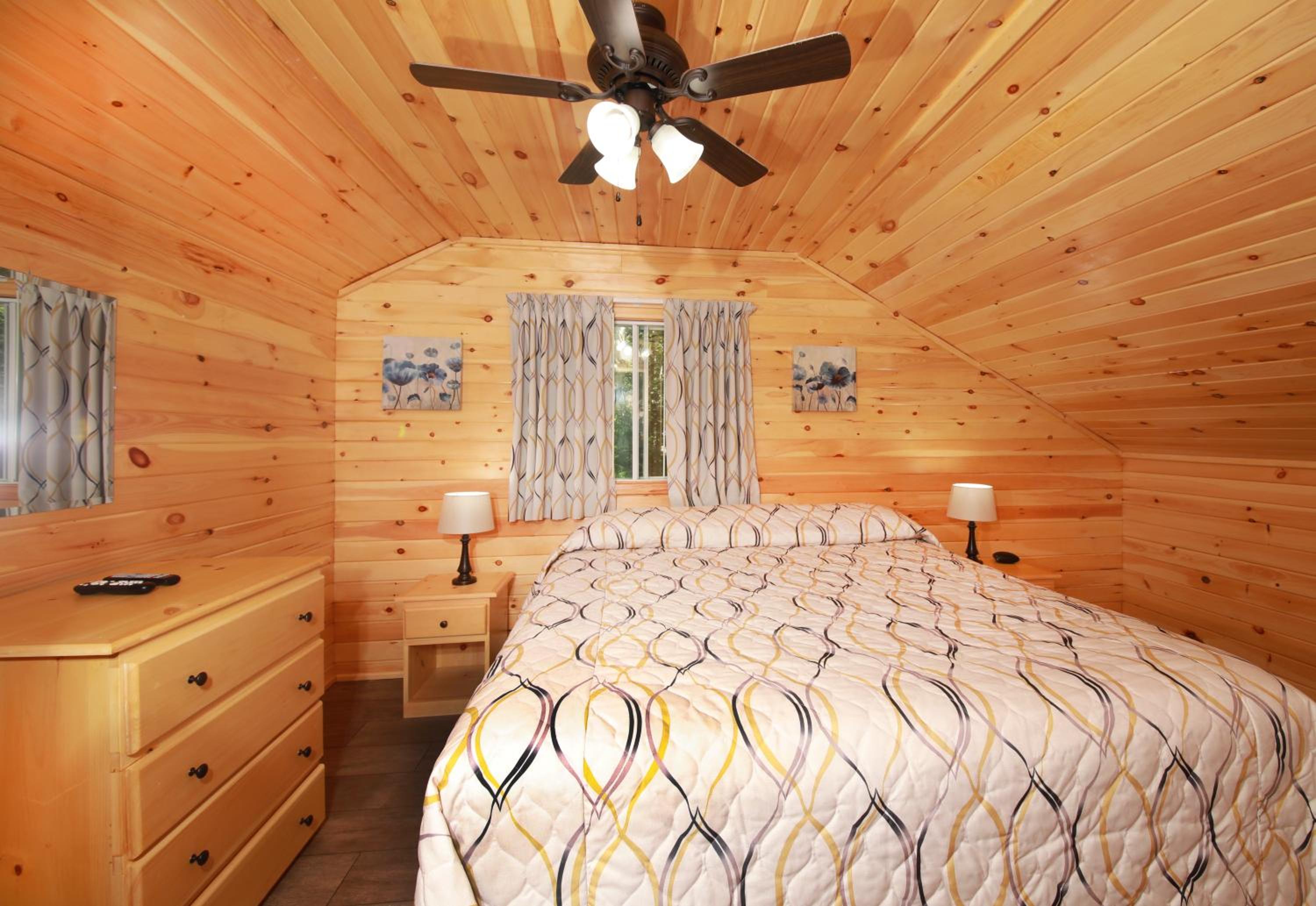 Three-Bedroom House photo 3