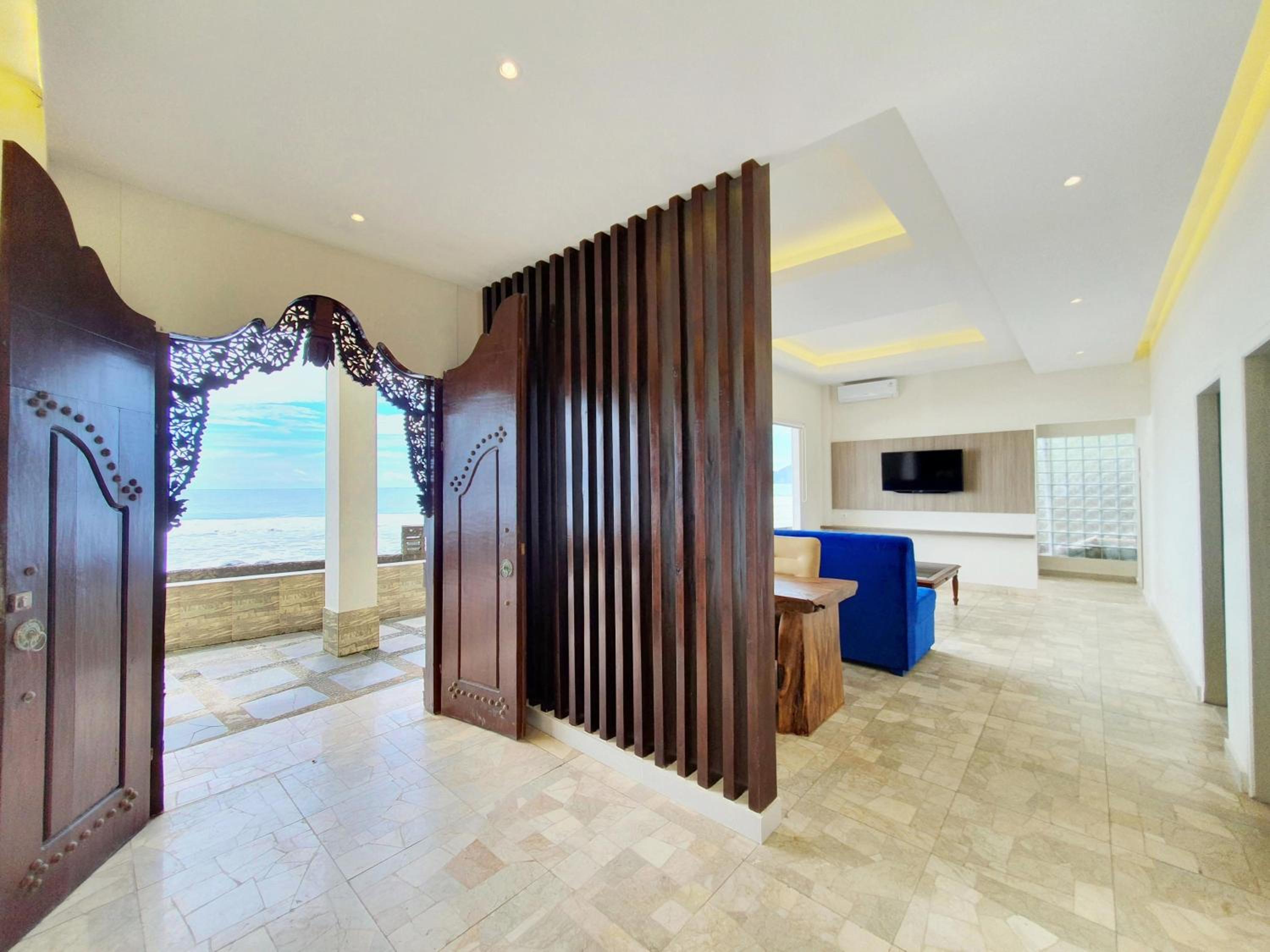 Three-Bedroom Suite photo 1