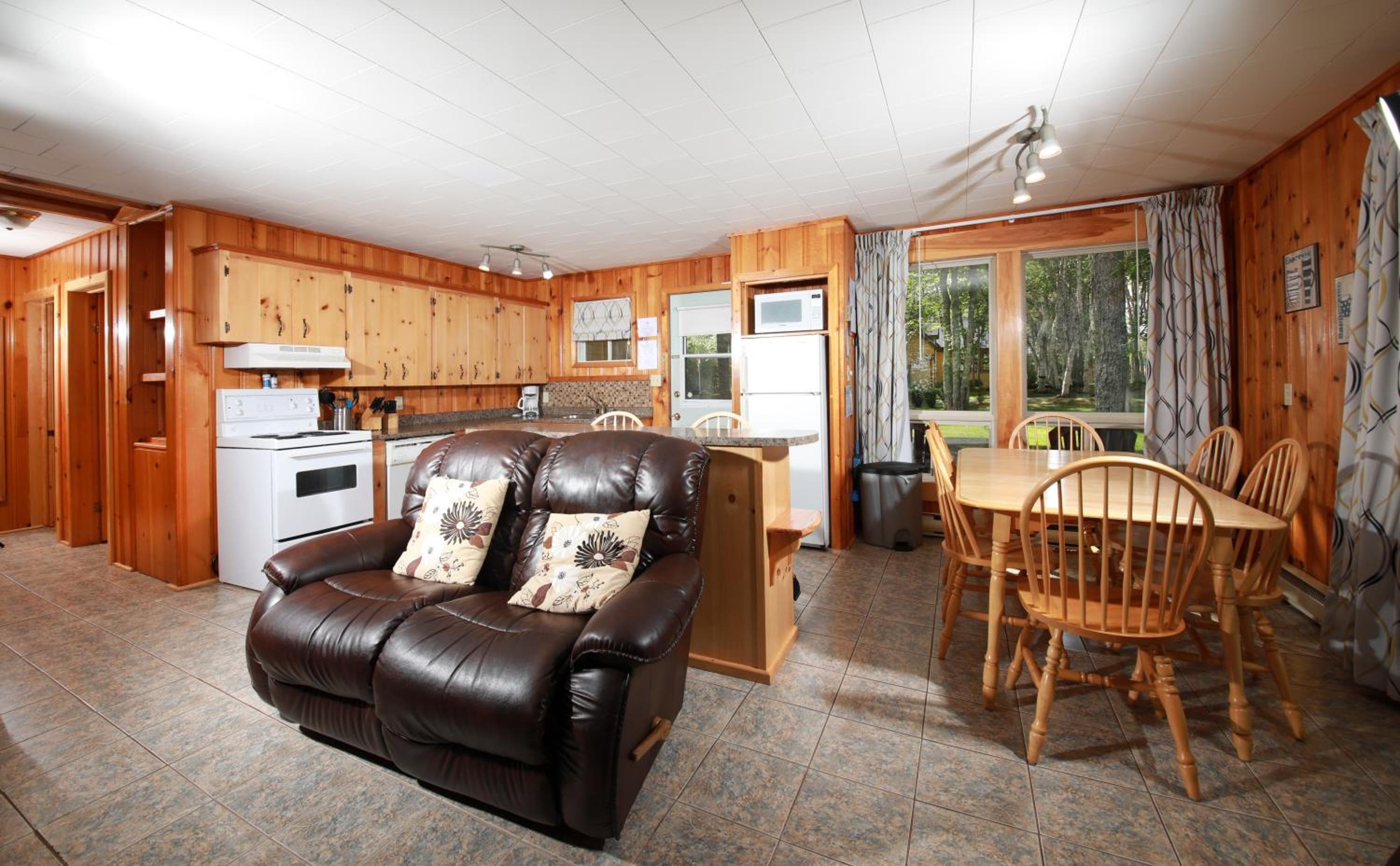 Three-Bedroom Chalet photo 2