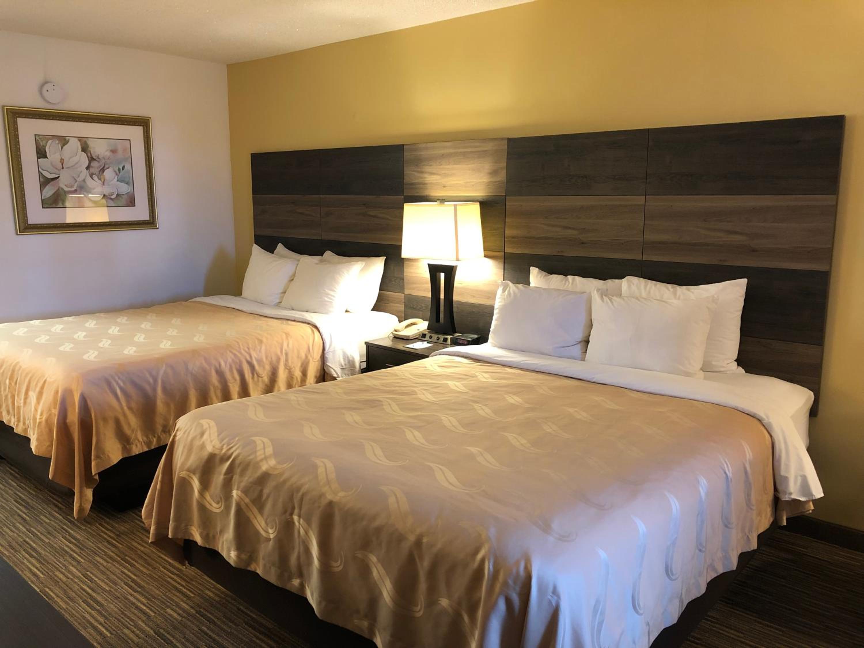 Quadruple Room with Two Queen Beds - Non Smoking photo 1