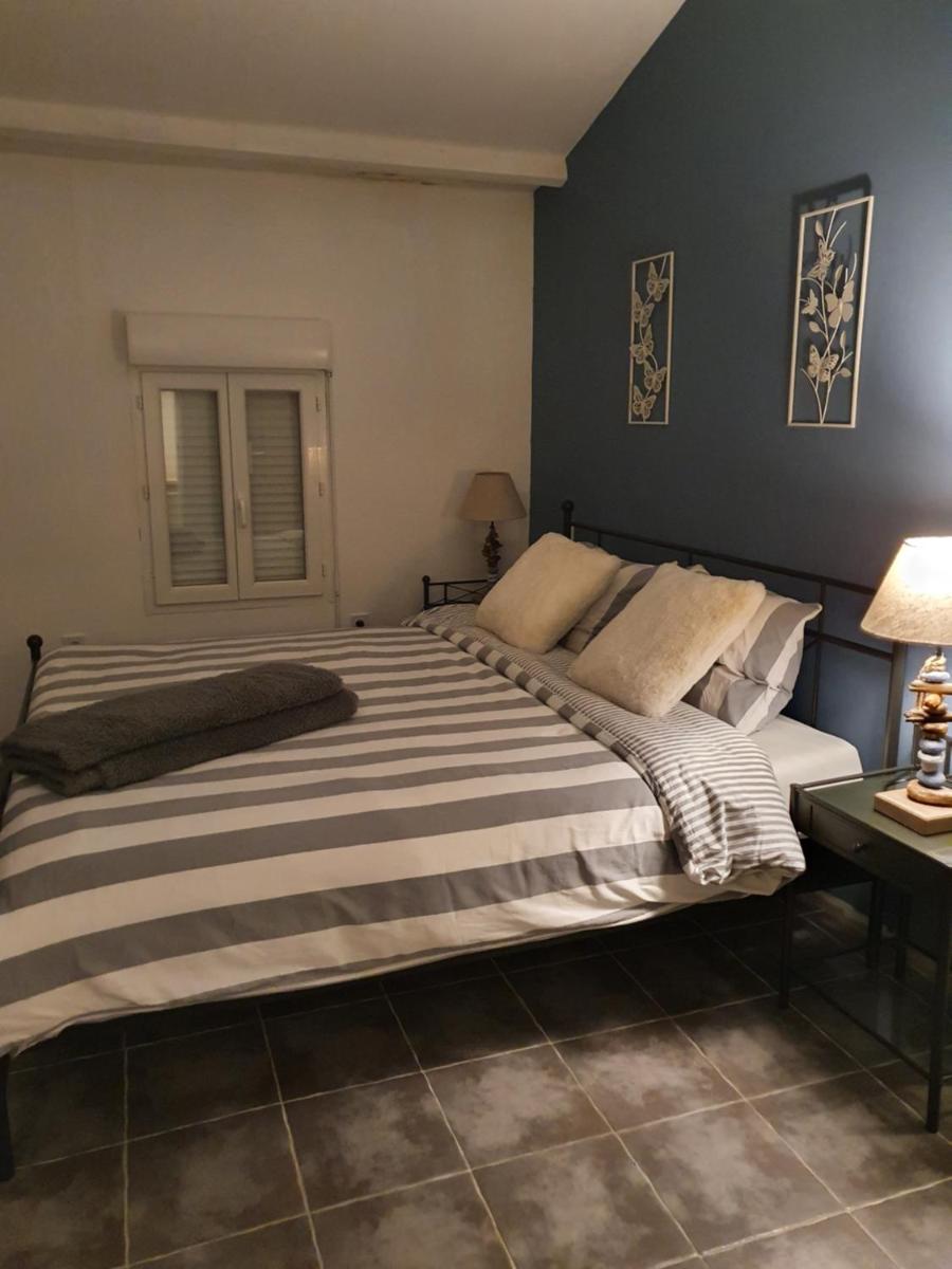 Queen Room with Garden View - Photo 4
