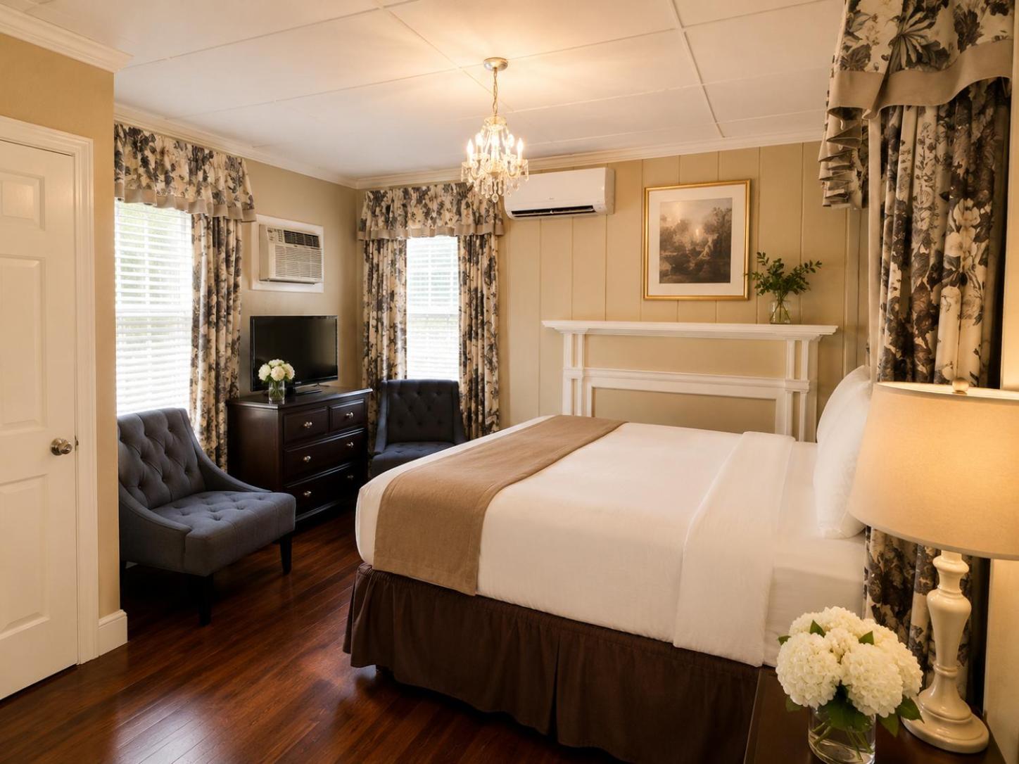 Queen Room
