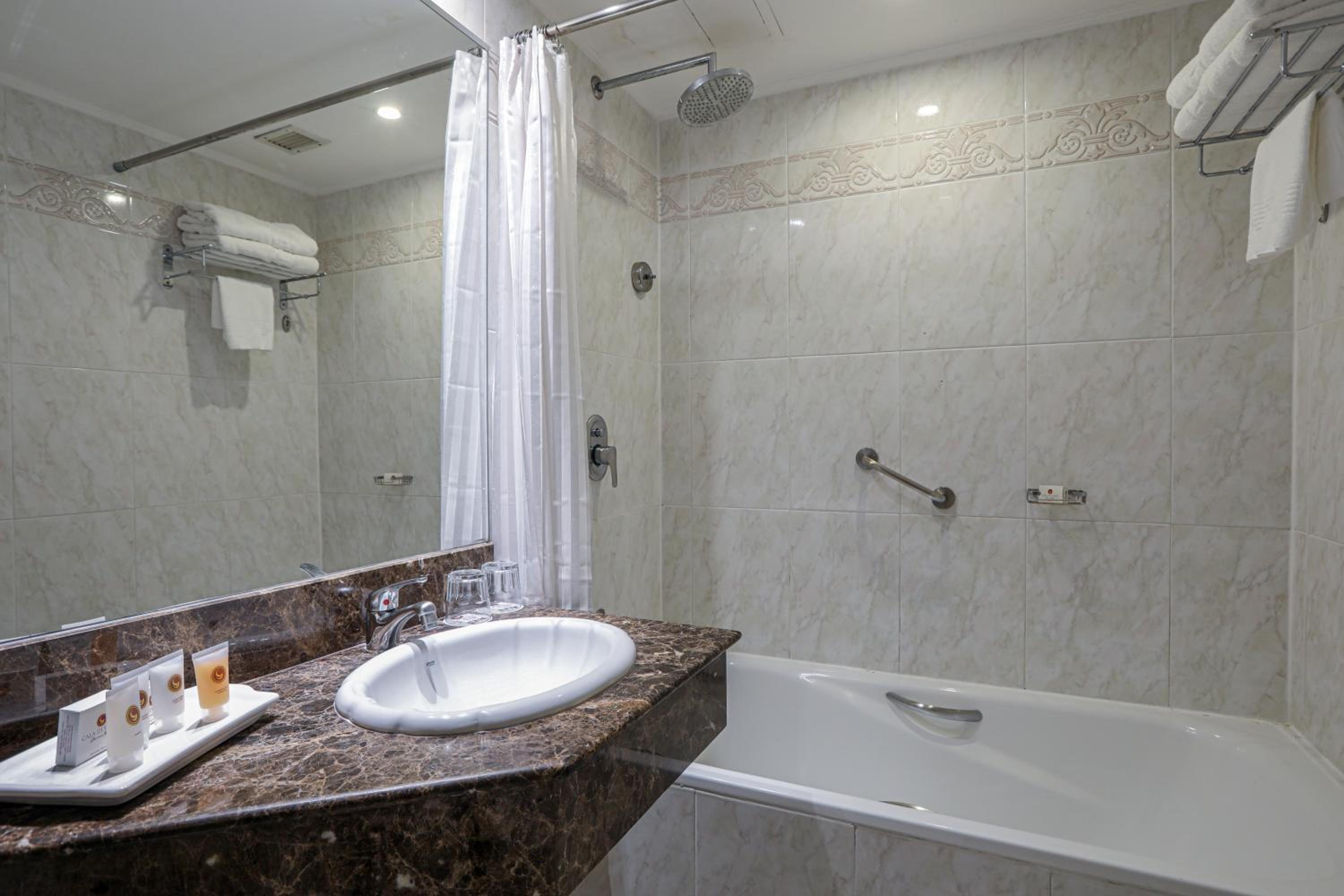 Superior Double Room - Photo 4